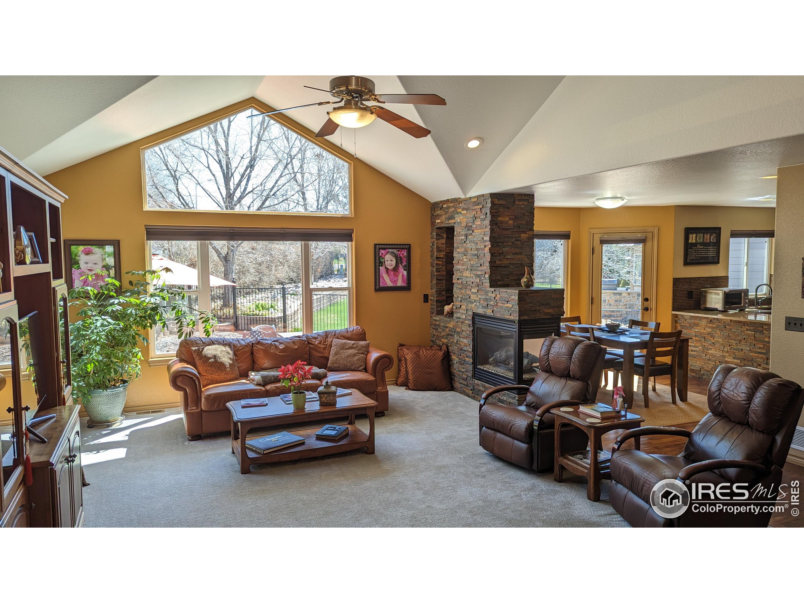 3232 Mariner Ln