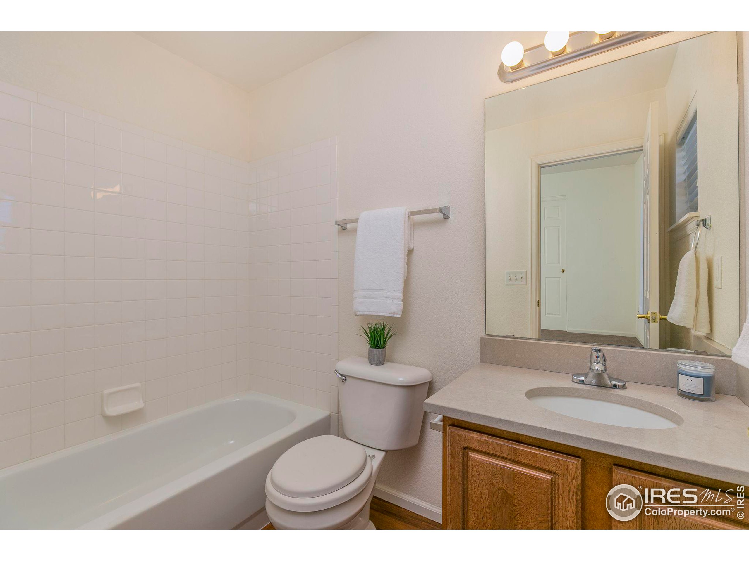 Photo 18 of 28 of 2225 Watersong Cir townhome