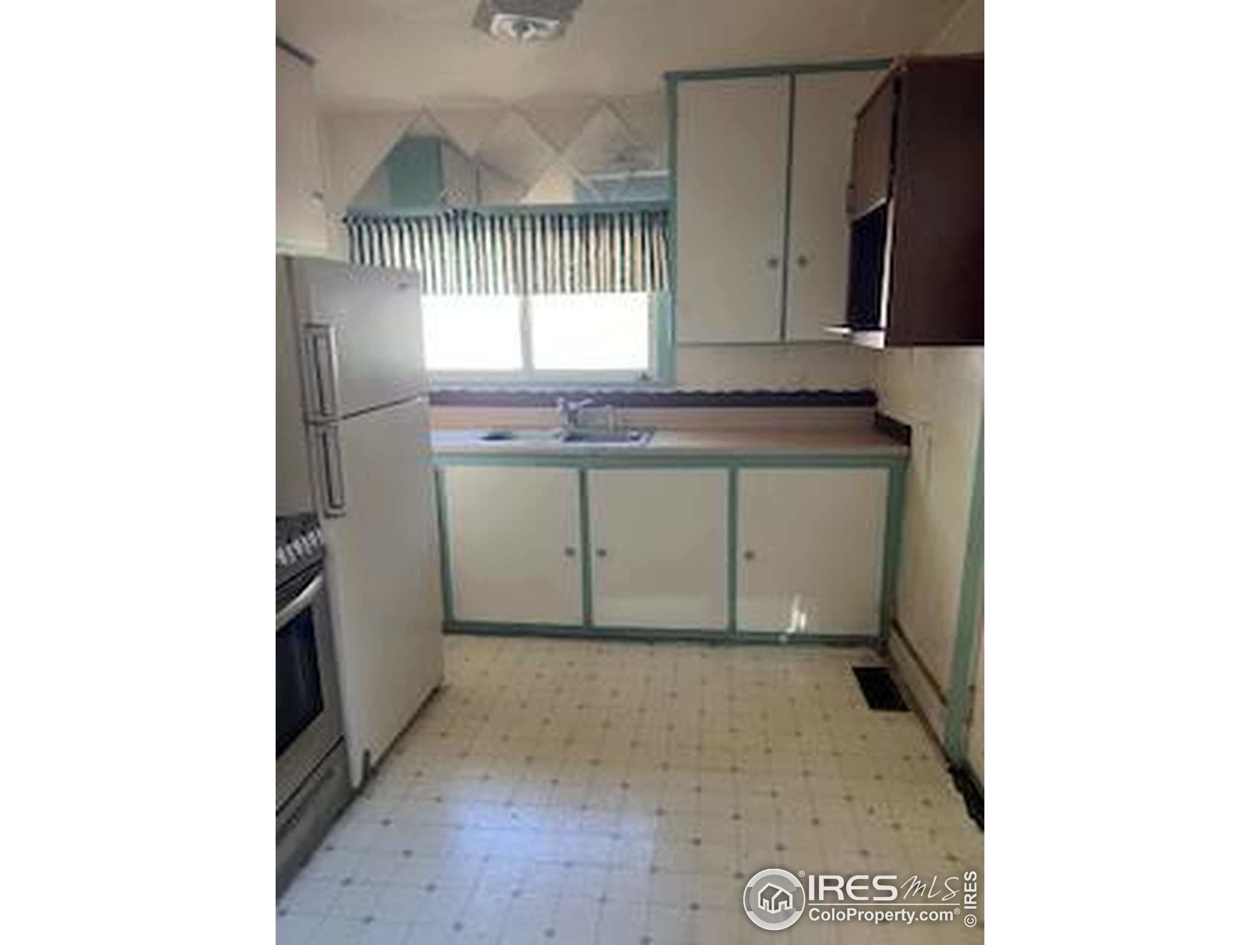 1524 Main St