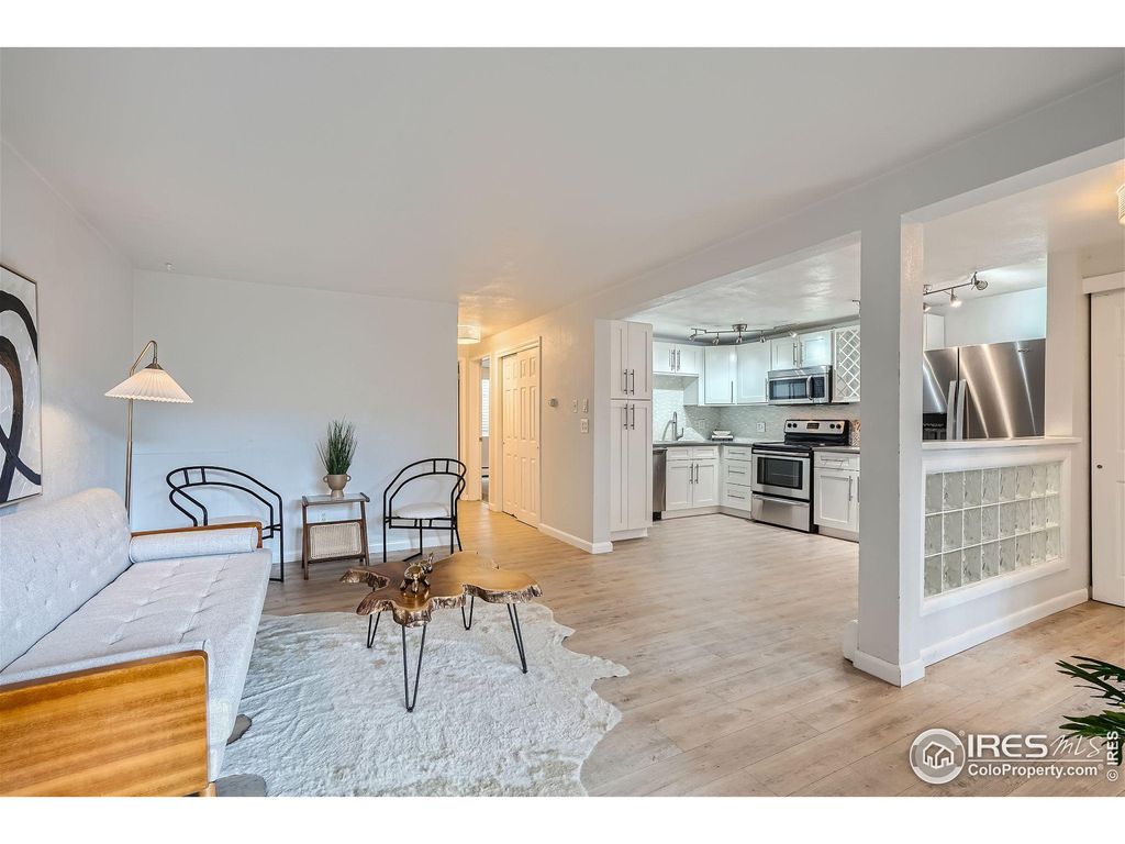 Photo of 625 Pearl St 3, Boulder, CO 80302 (MLS # 1004352)