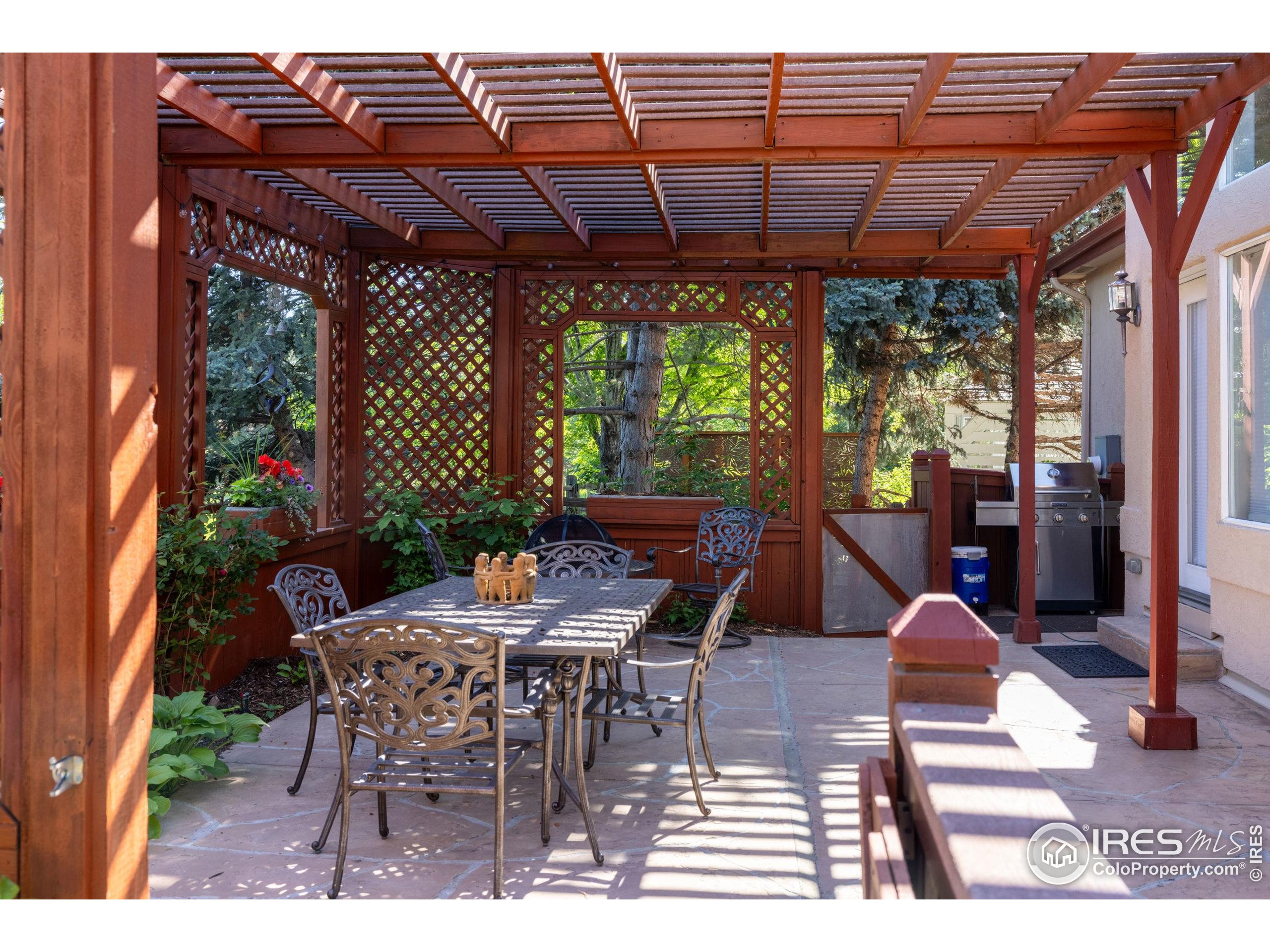 2549 Cowley Dr