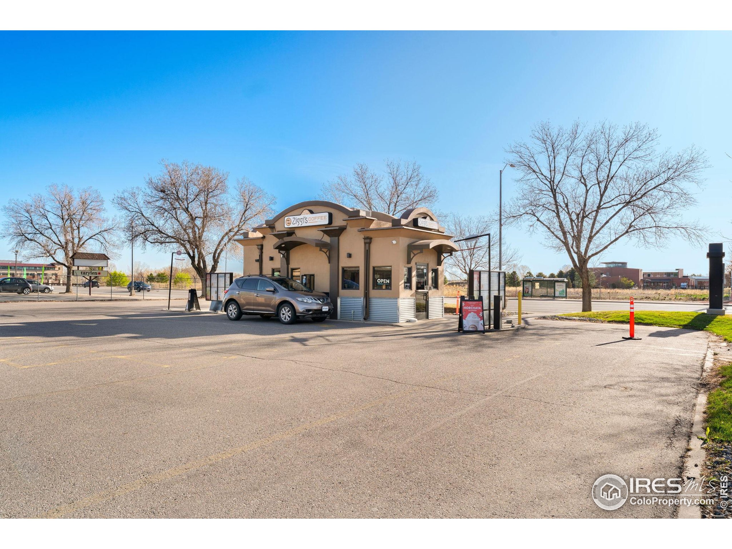 1221 S Main St