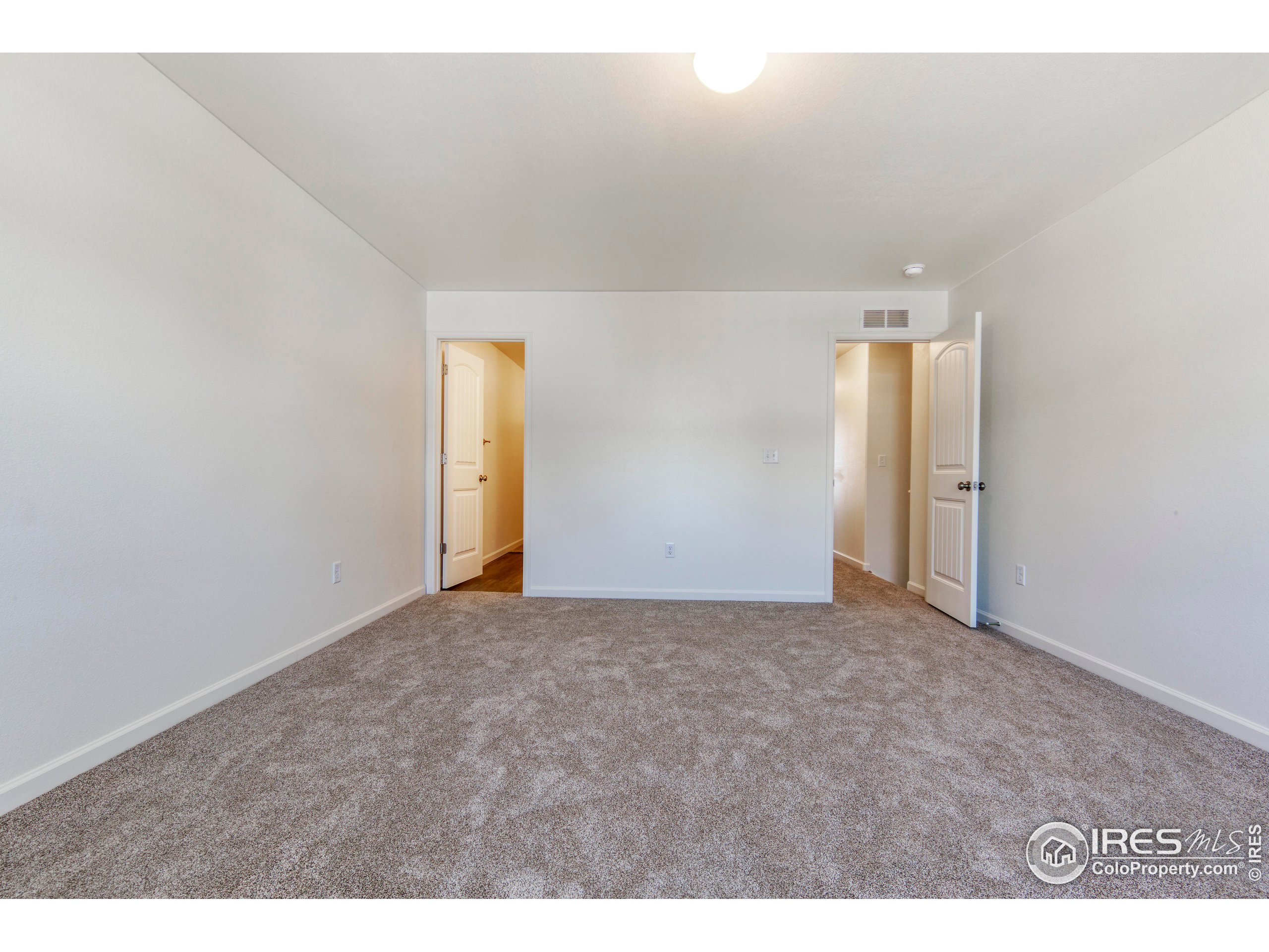 Photo 7 of 11 of 4355 24th St Rd 3702 condo