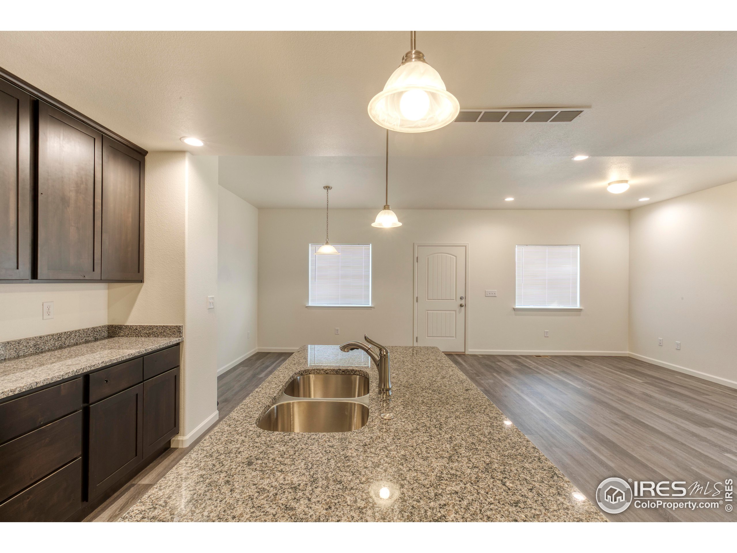 Photo 3 of 11 of 4355 24th St Rd 3702 condo