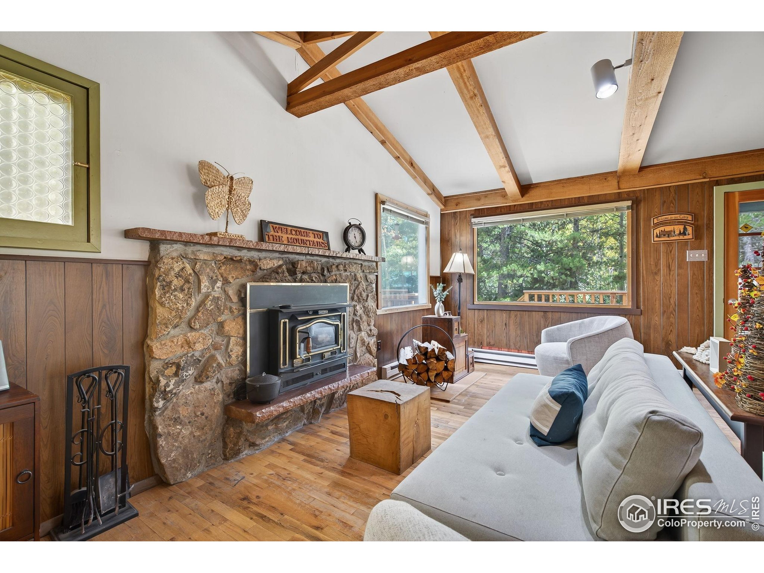 83 Iris Rd
