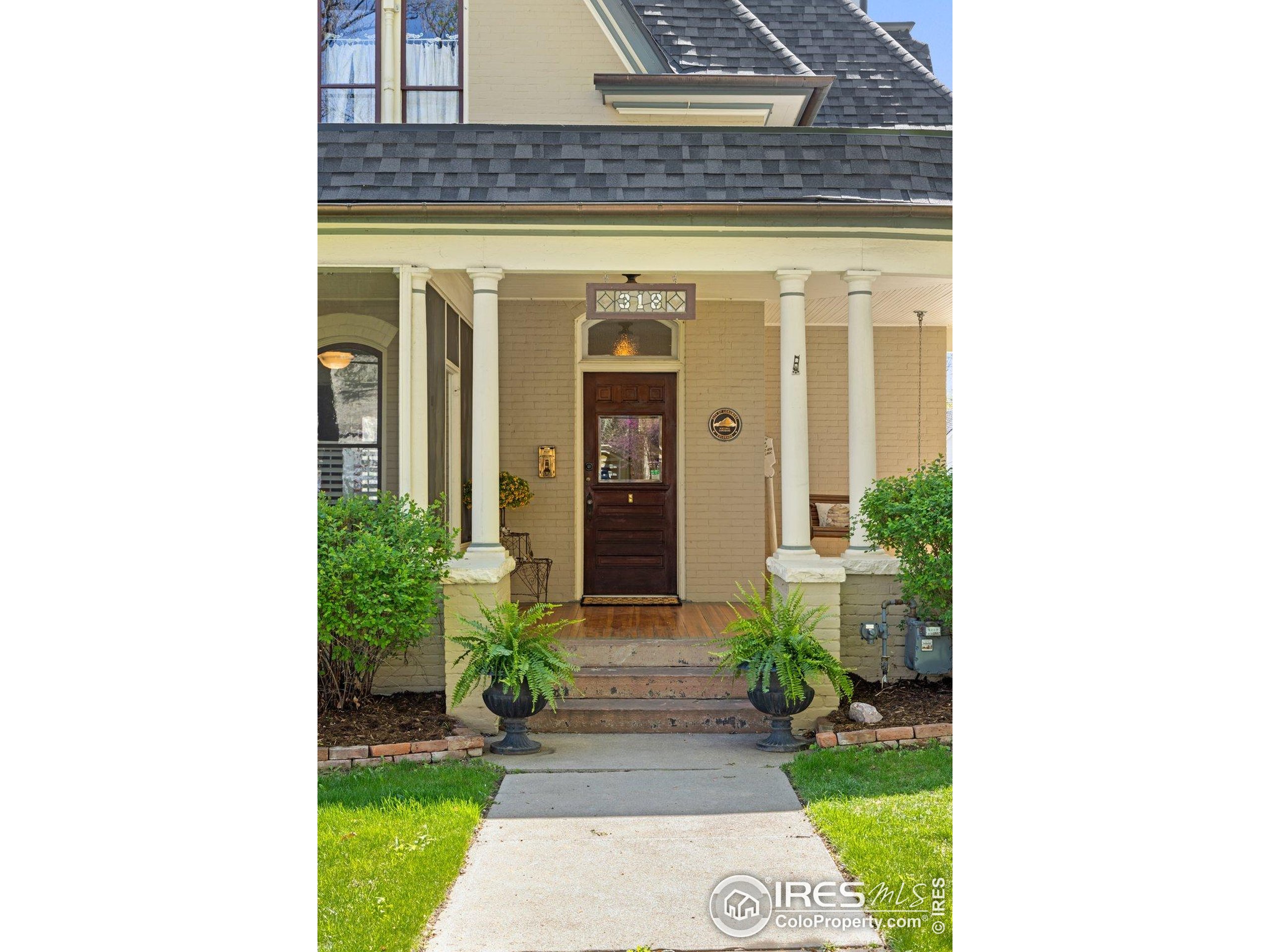 318 Pratt St