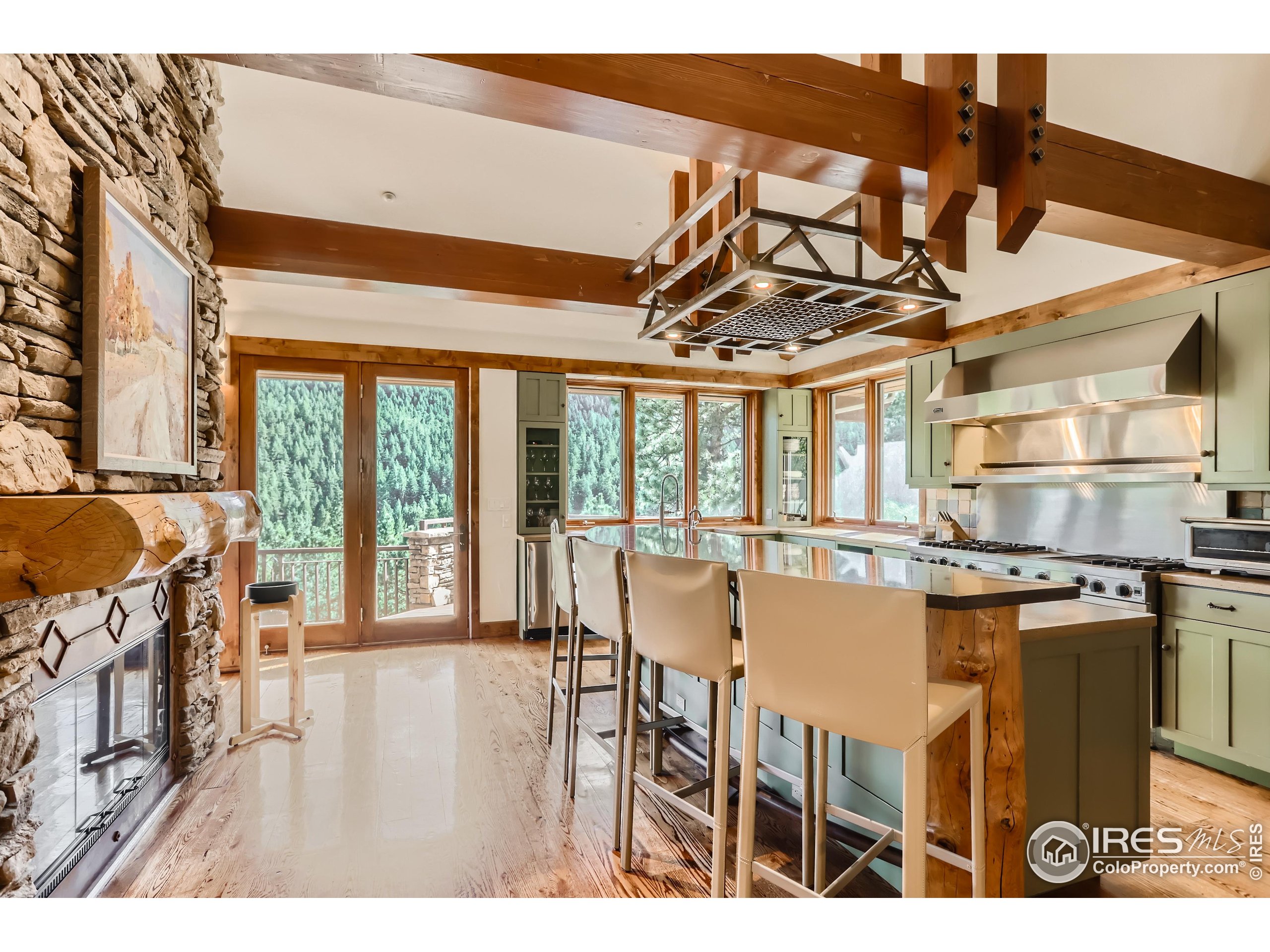 2307 Magnolia Dr
