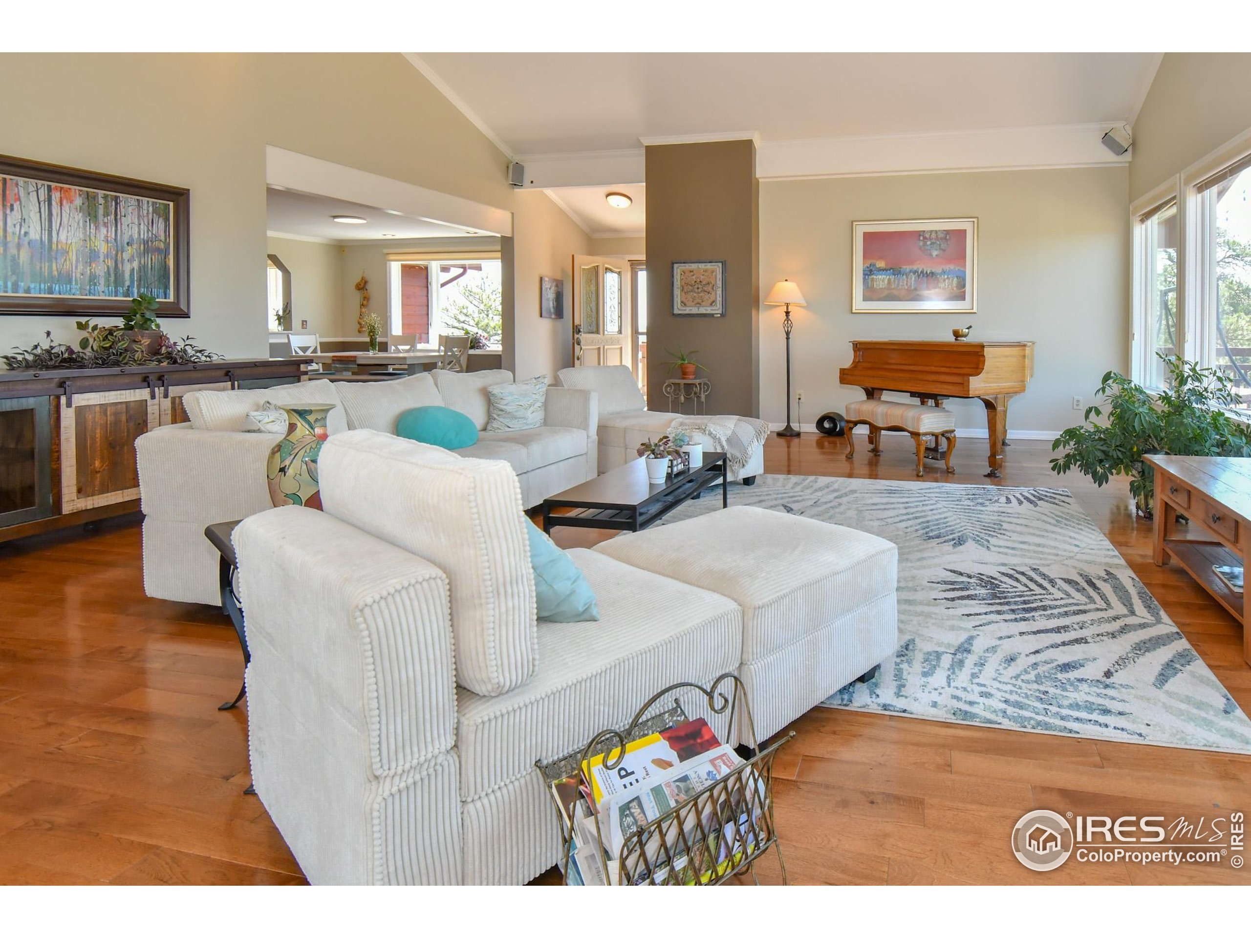 1960 Colard Ln