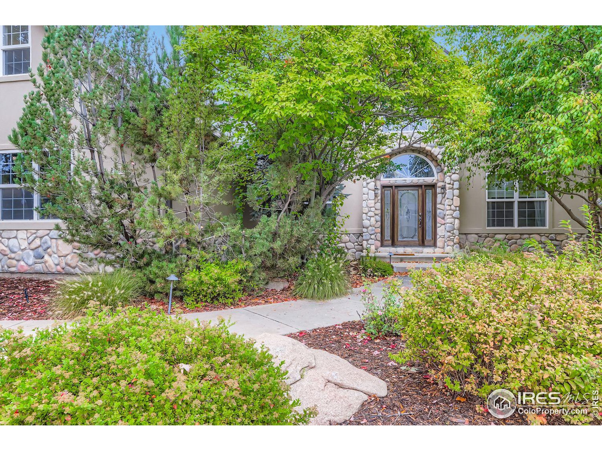 2020 Creekside Dr