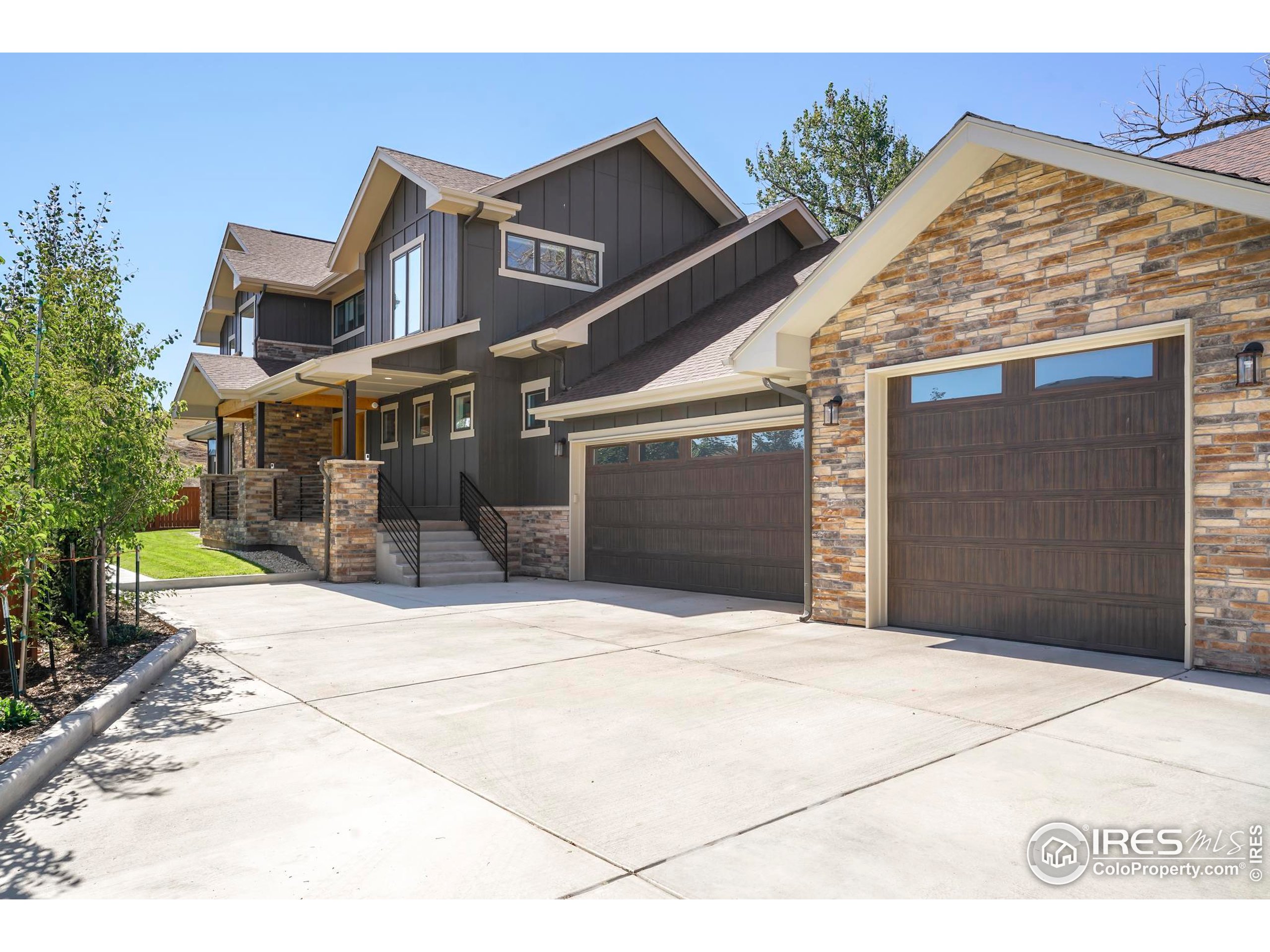 313 S 3rd Ave