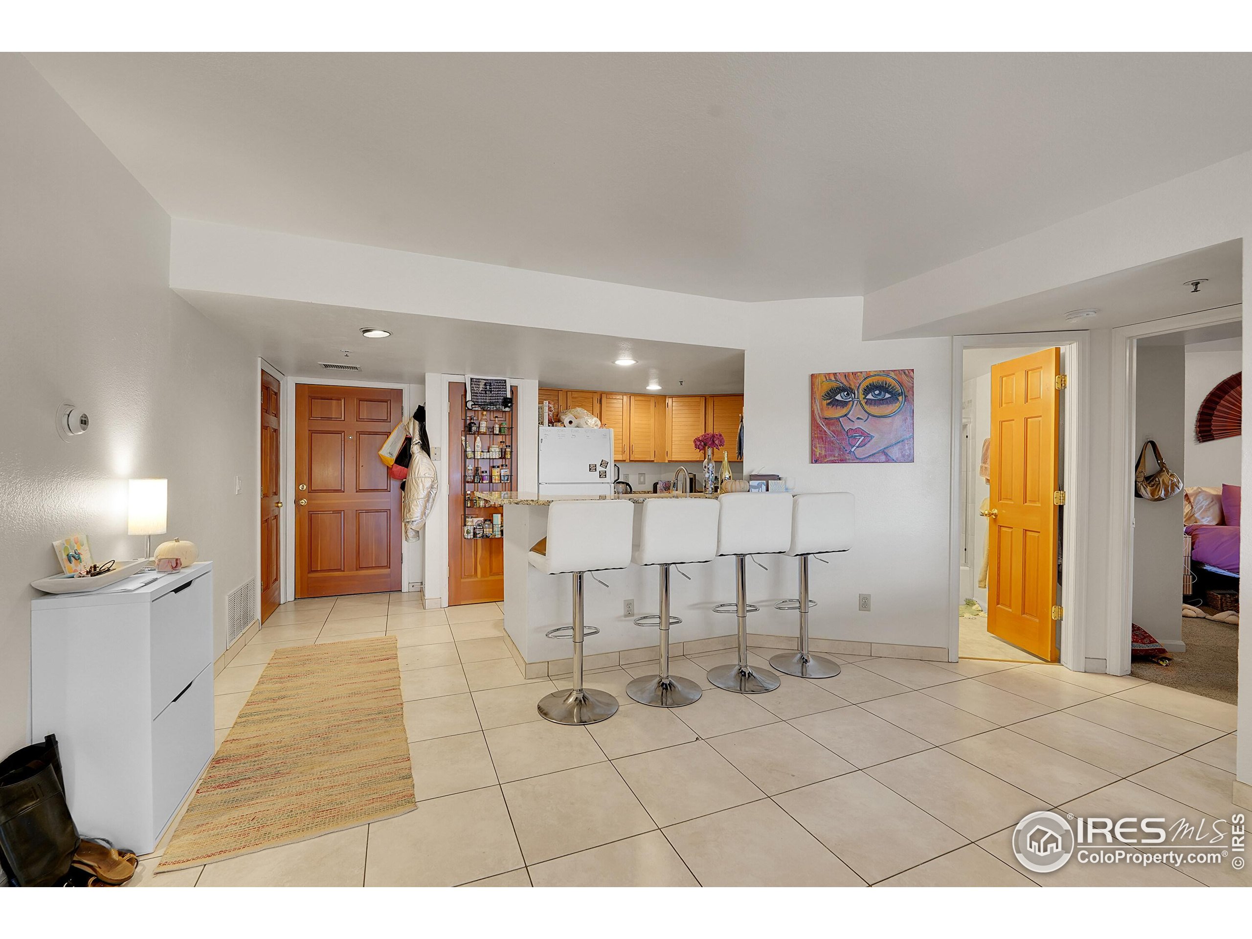 1085 Broadway 4