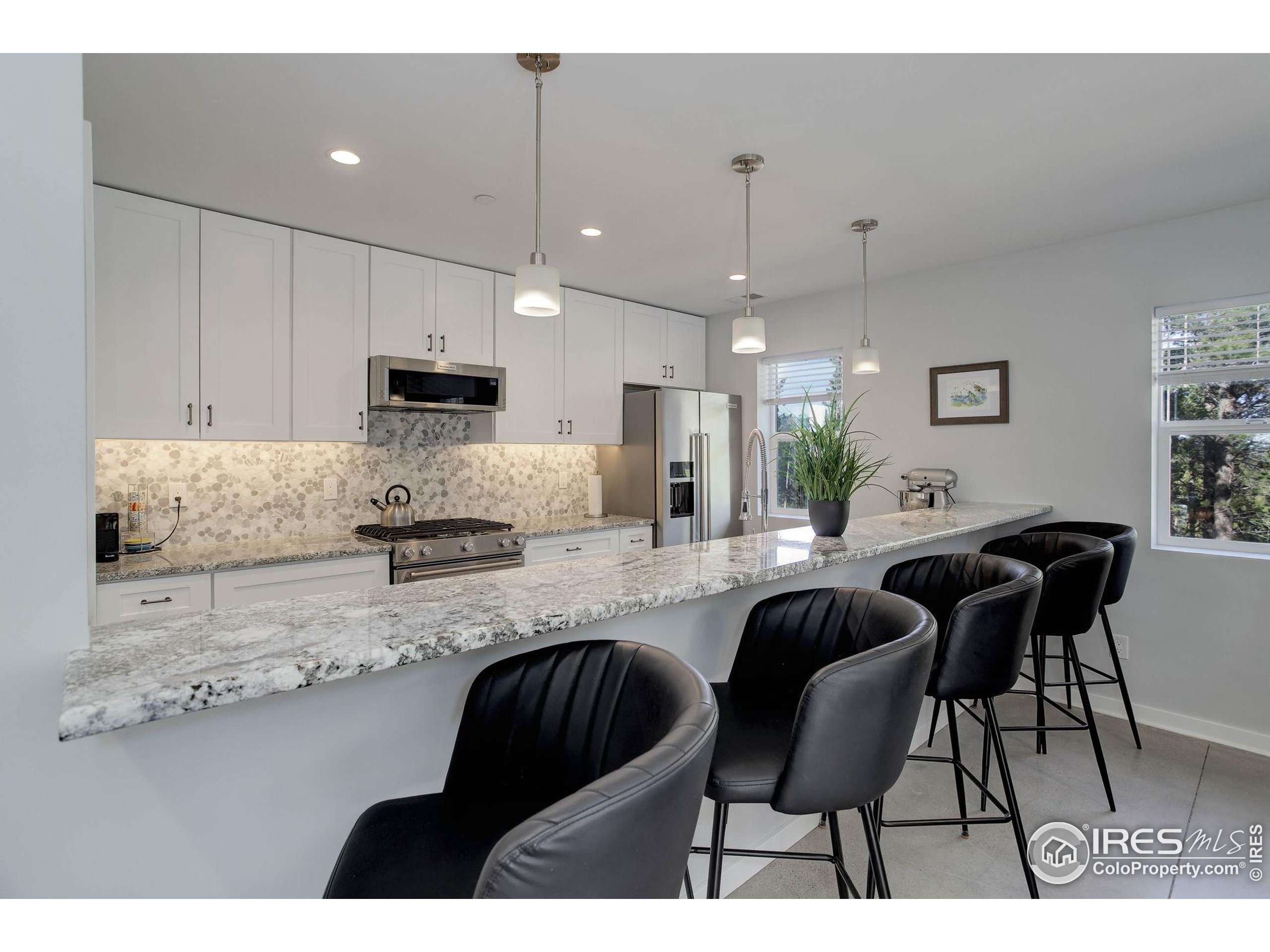 609 Hummer Dr
