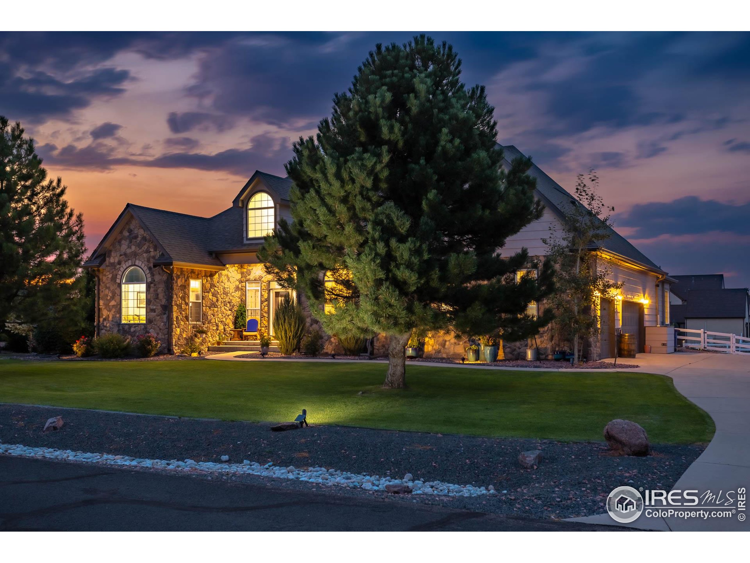 3080 S Buttercup Cir