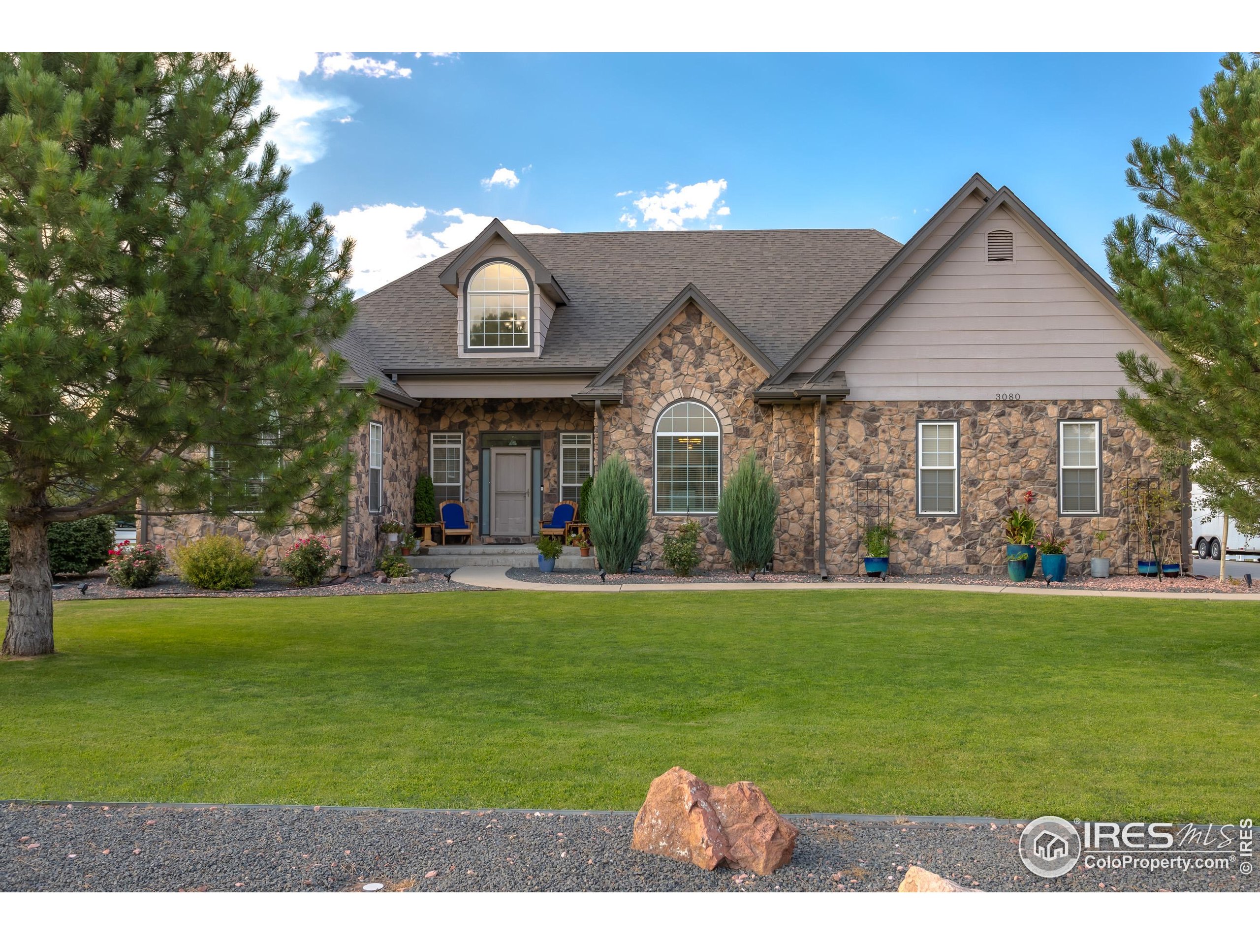 3080 S Buttercup Cir