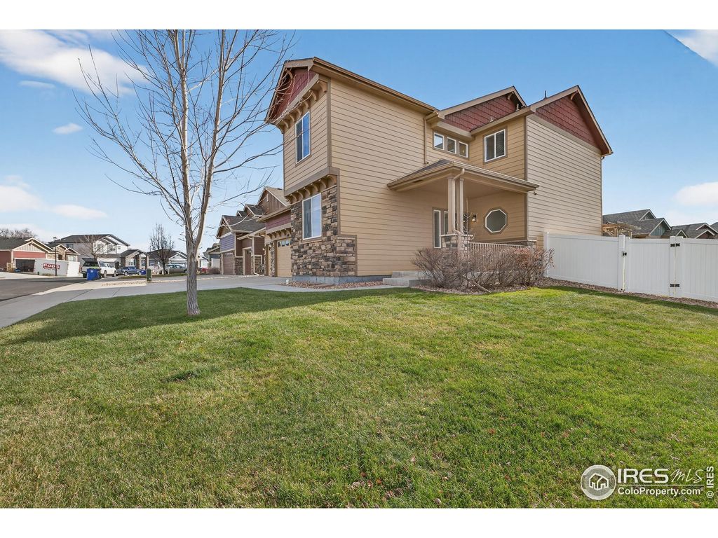 Photo of 848 Shirttail Peak Dr, Windsor, CO 80550 (MLS # 1048190)