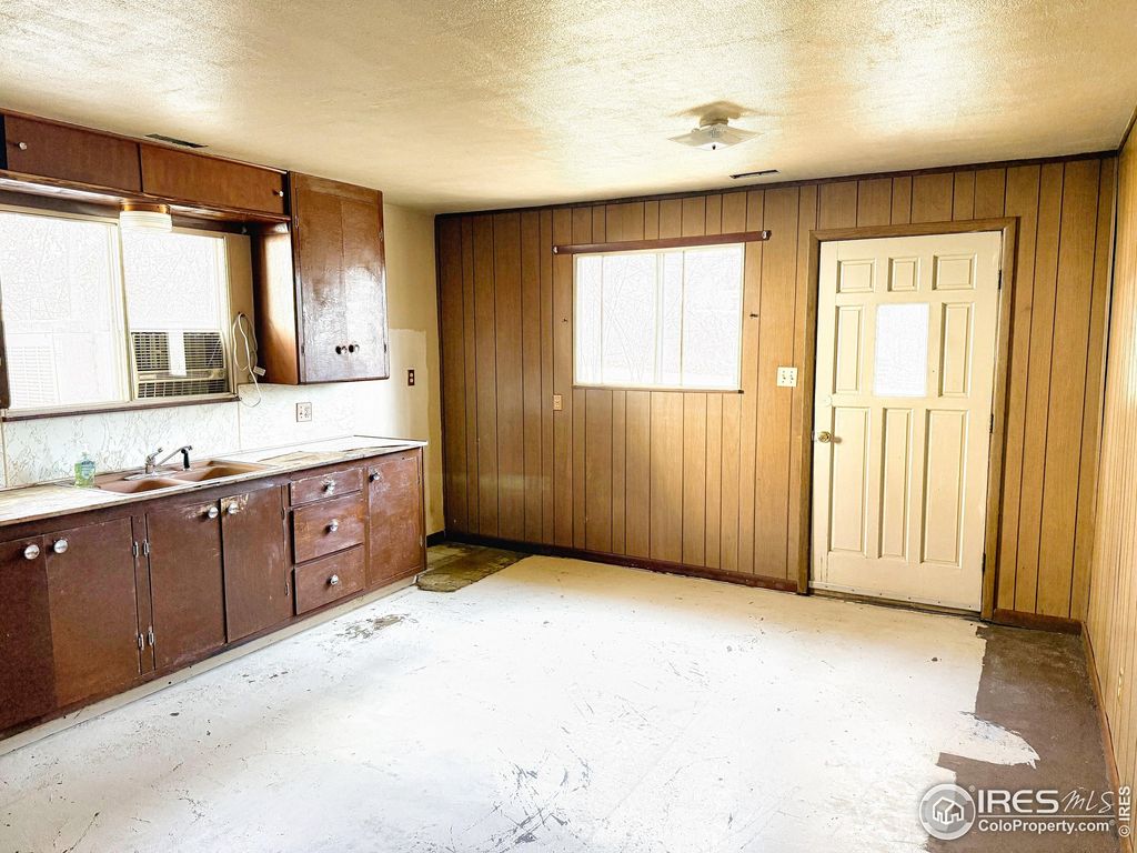 Photo of 179 Francis St, Longmont, CO 80501 (MLS # 1047871)