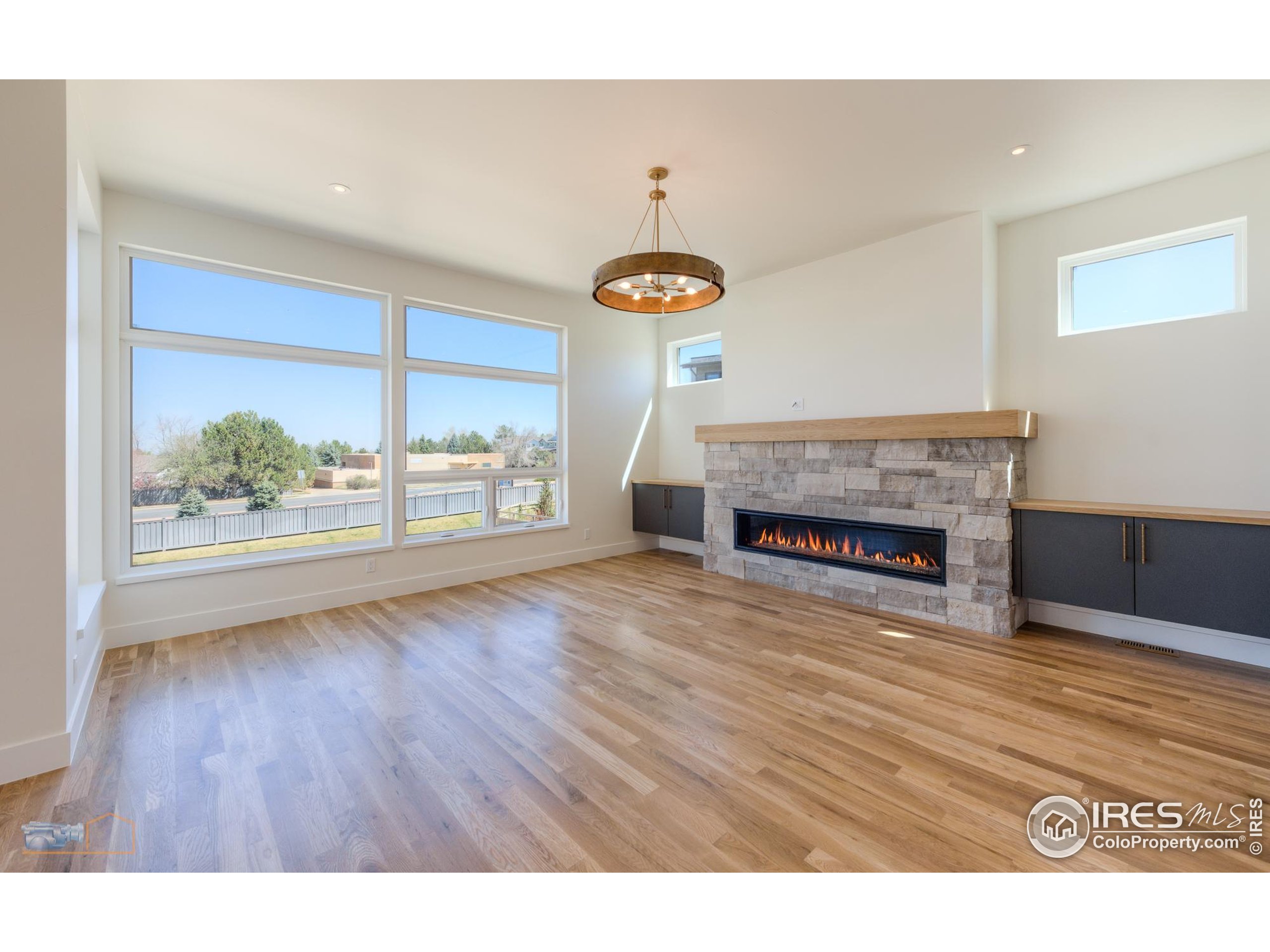 2305 Glacier Ct