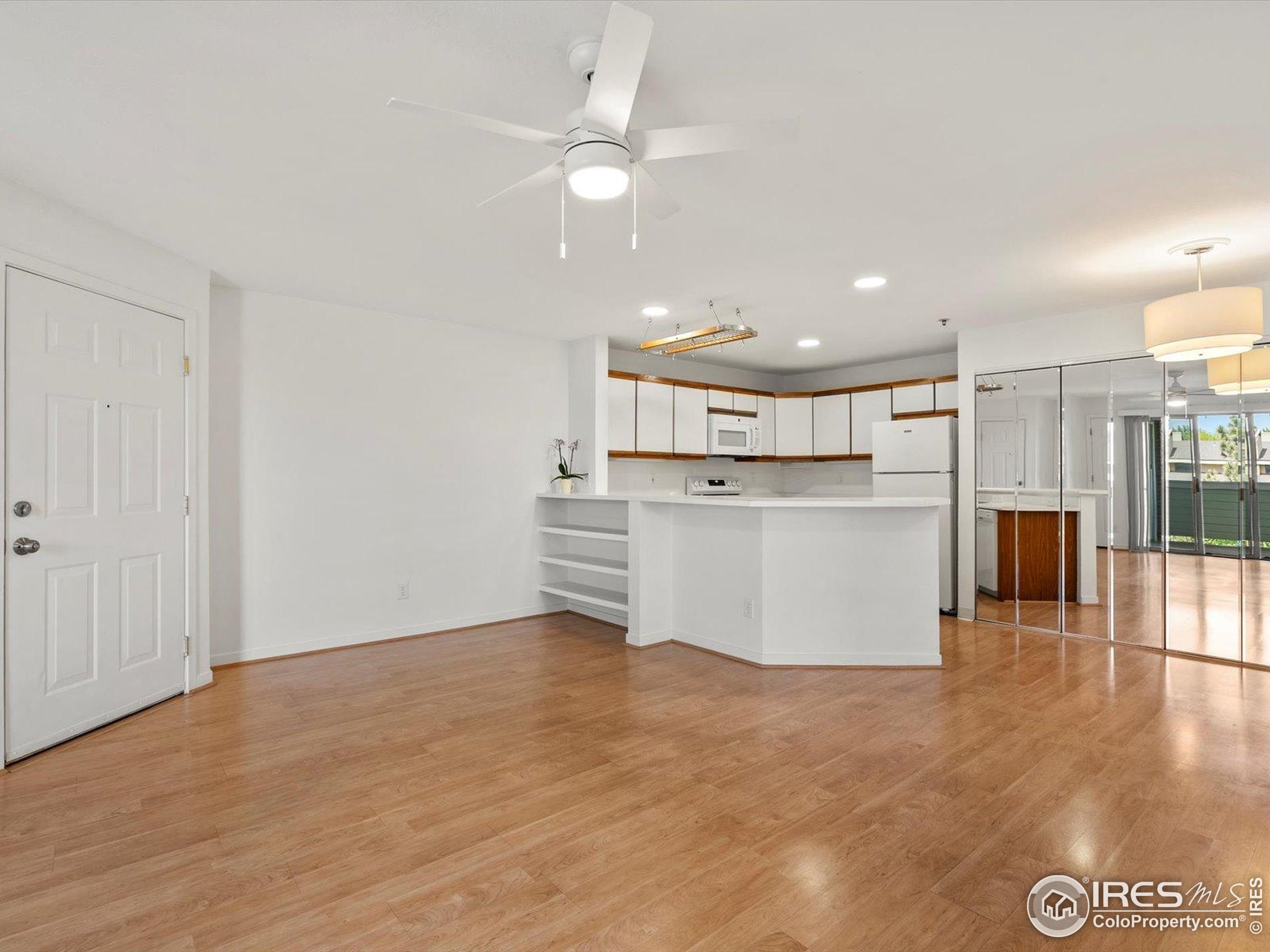 33 S Boulder Cir 316