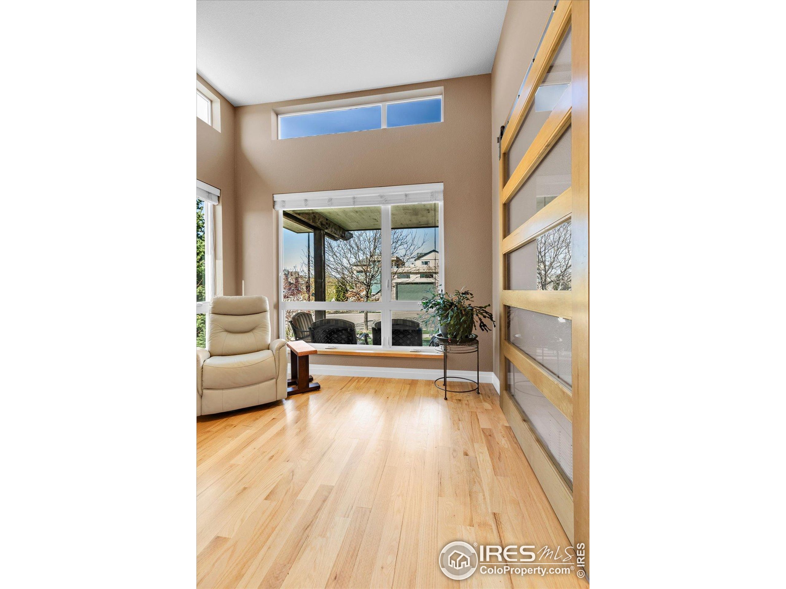 1806 Blue Star Ln