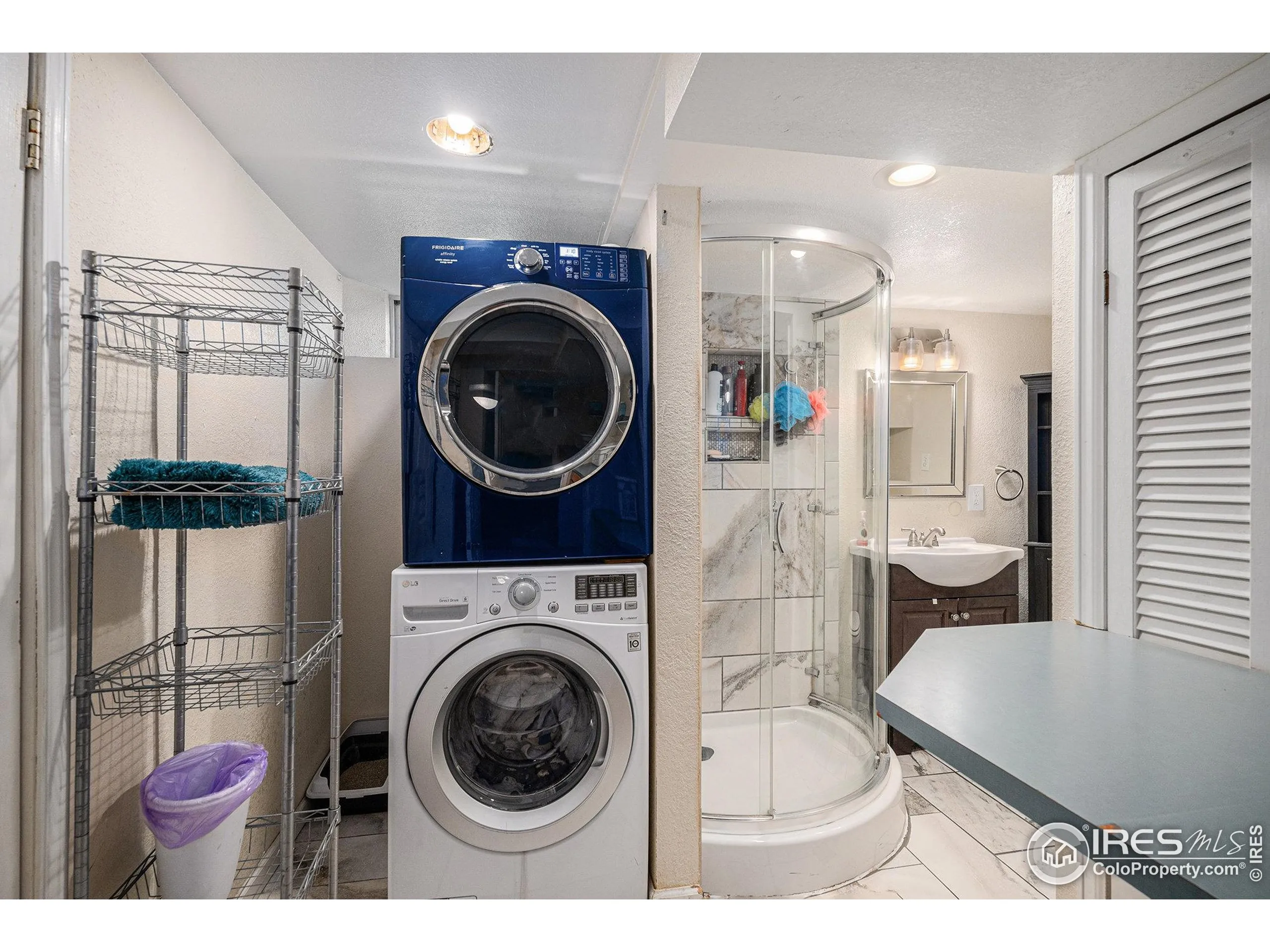 Denver, Colorado 80219, United States, 5 Bedrooms Bedrooms, ,2 BathroomsBathrooms,Residential,Active,141927