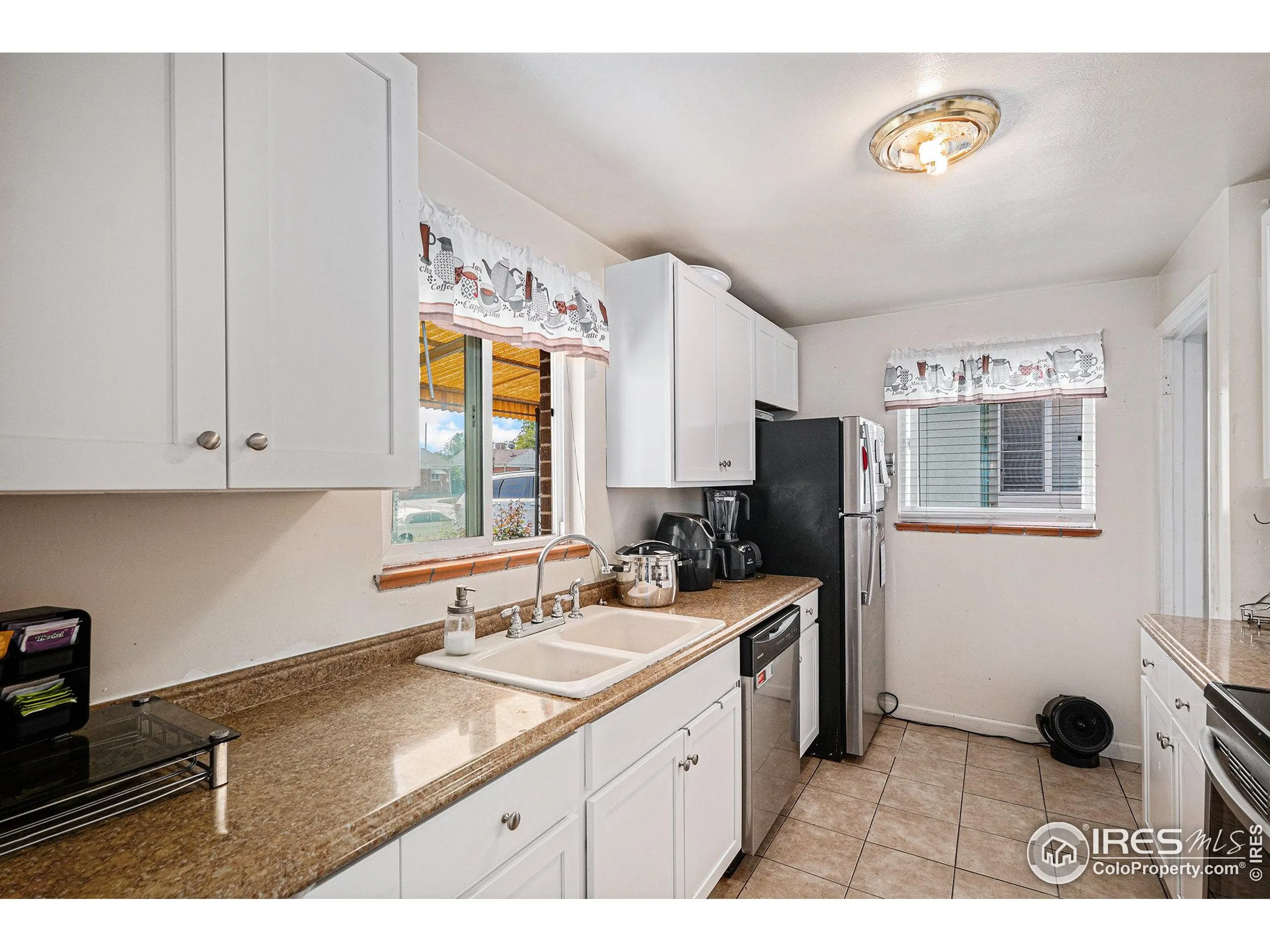 Denver, Colorado 80219, United States, 5 Bedrooms Bedrooms, ,2 BathroomsBathrooms,Residential,Active,141927