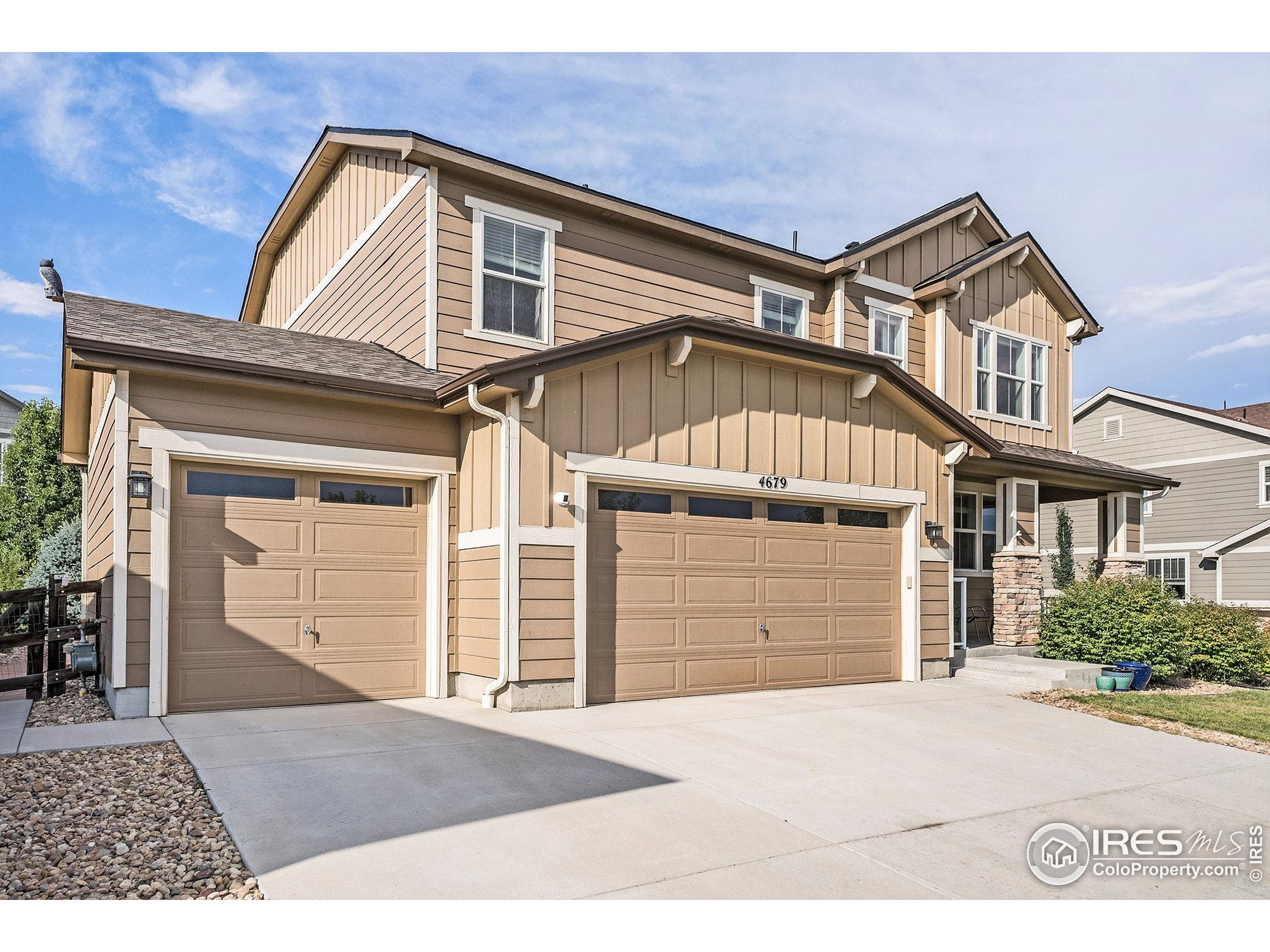 4679 Lakeside Dr