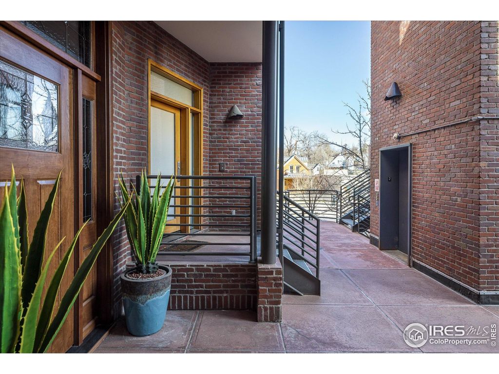 Photo of 820 Pearl St, Boulder, CO 80302 (MLS # 1038752)
