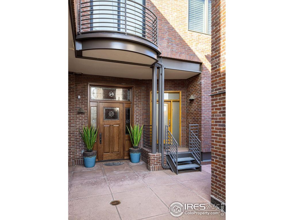 Photo of 820 Pearl St, Boulder, CO 80302 (MLS # 1038752)
