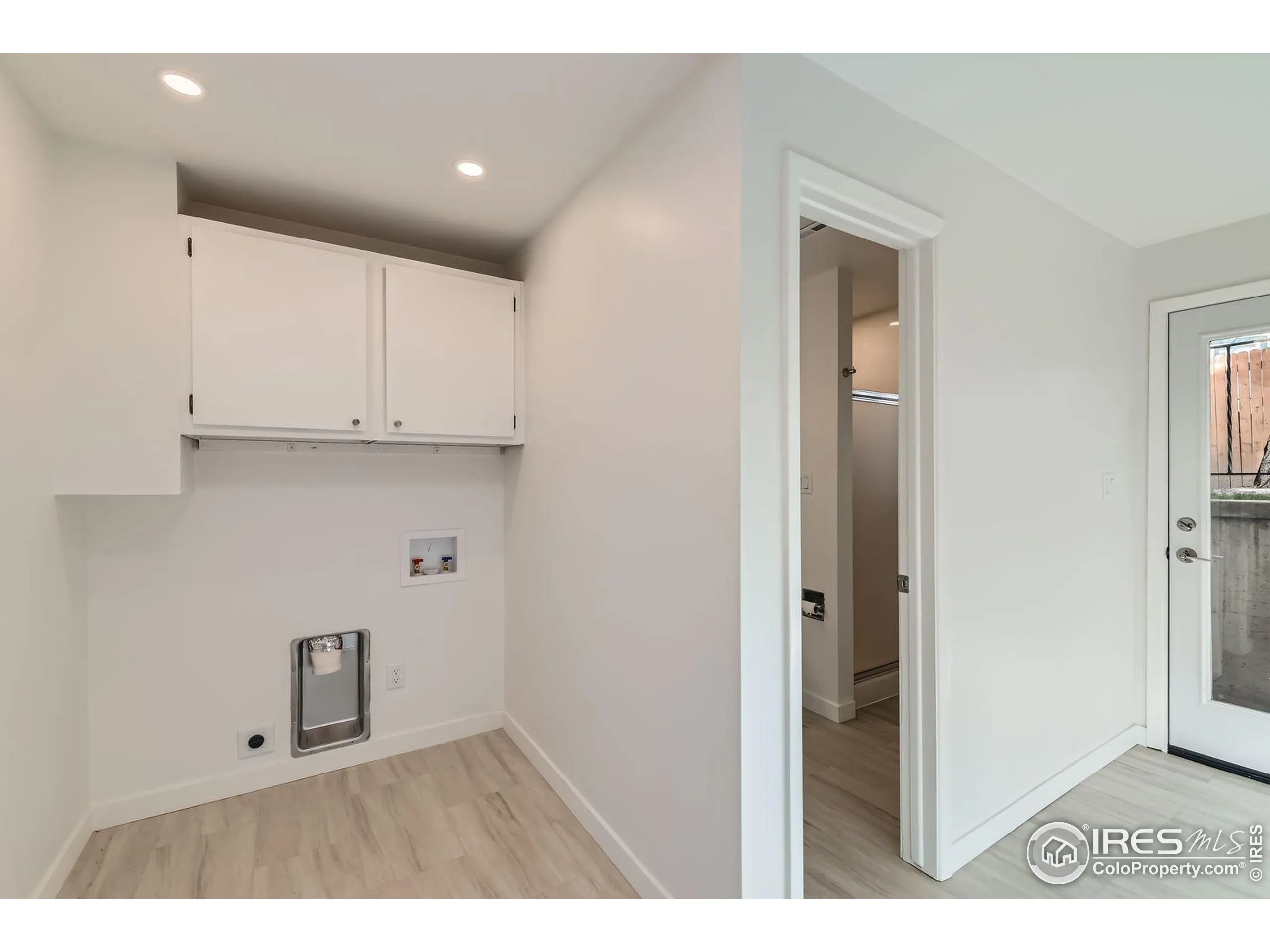 Longmont, Colorado 80504, United States, 4 Bedrooms Bedrooms, ,3 BathroomsBathrooms,Residential,Active,203410