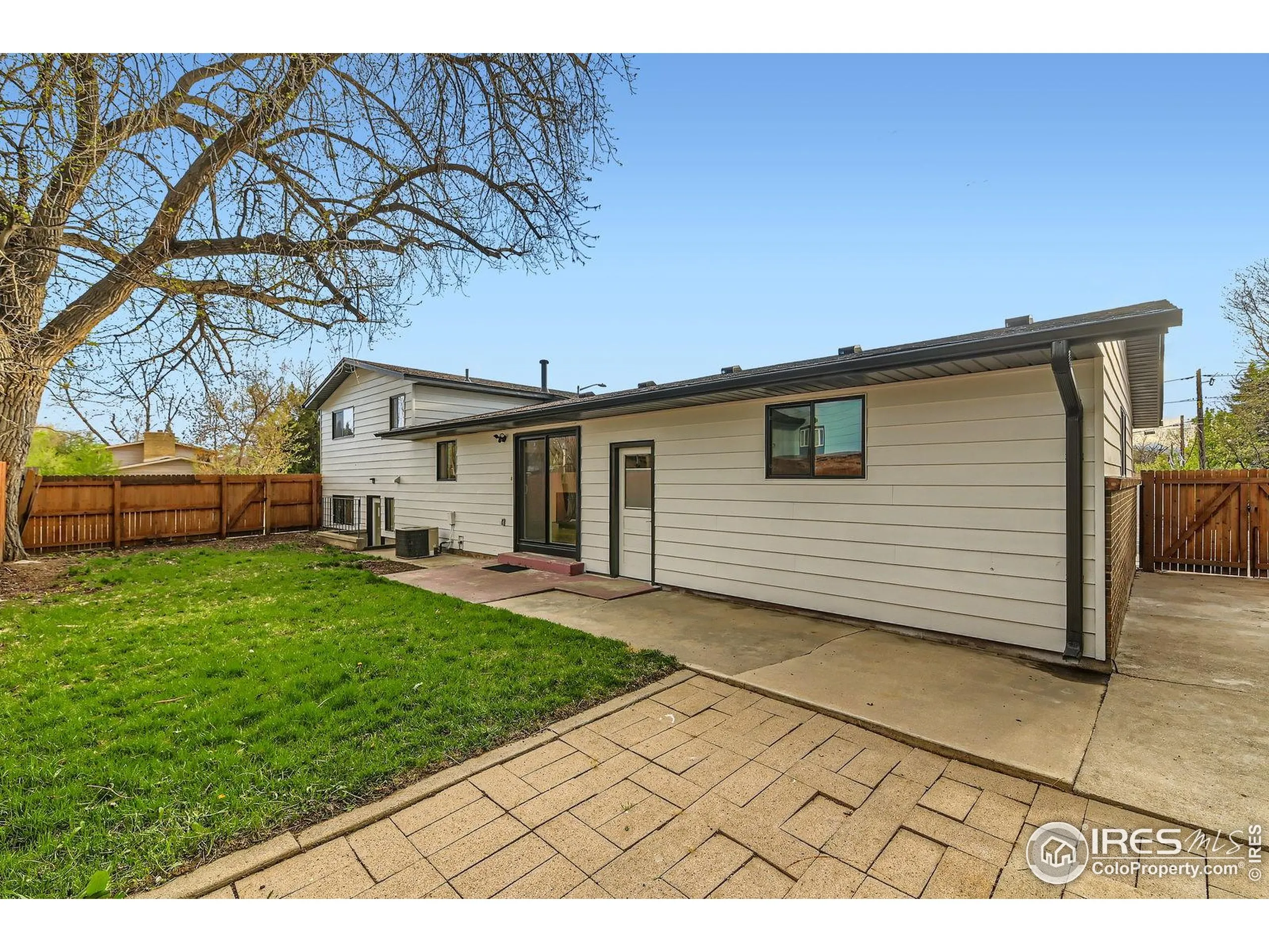 Longmont, Colorado 80504, United States, 4 Bedrooms Bedrooms, ,3 BathroomsBathrooms,Residential,Active,203410