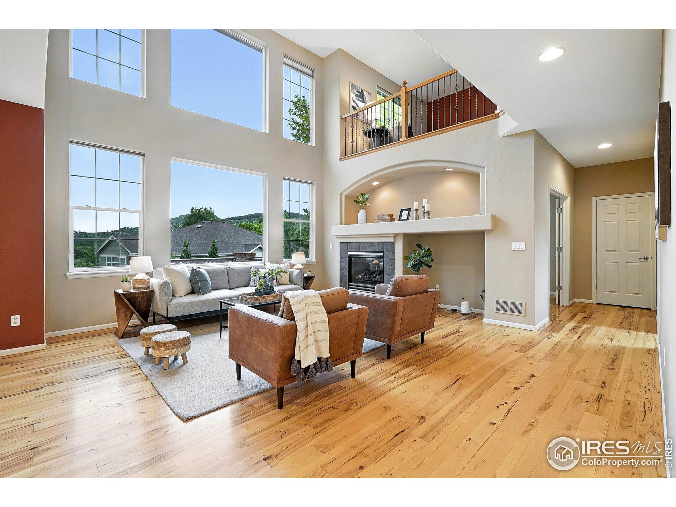 128 Falcon Ln