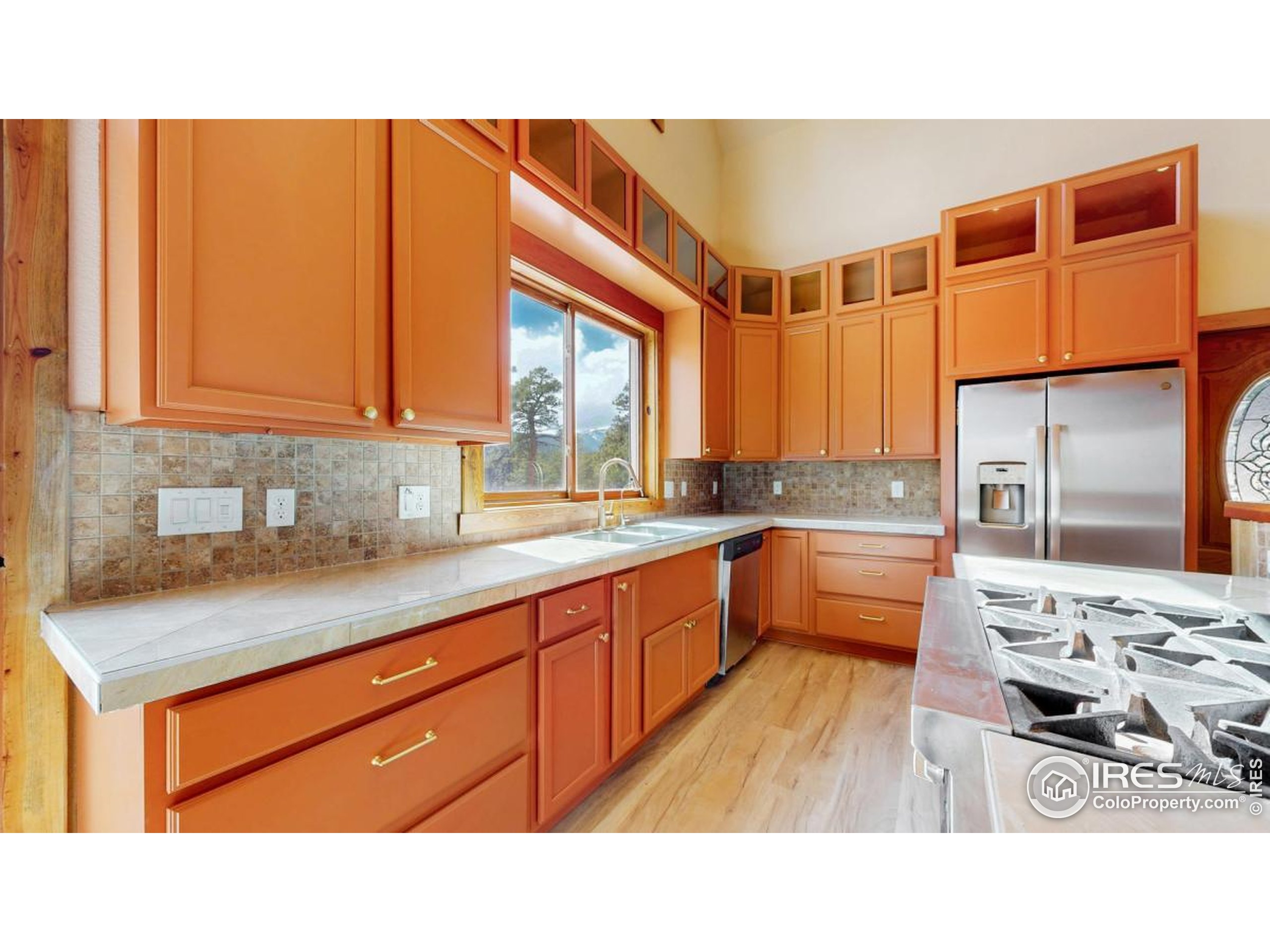 585 Taylor Rd