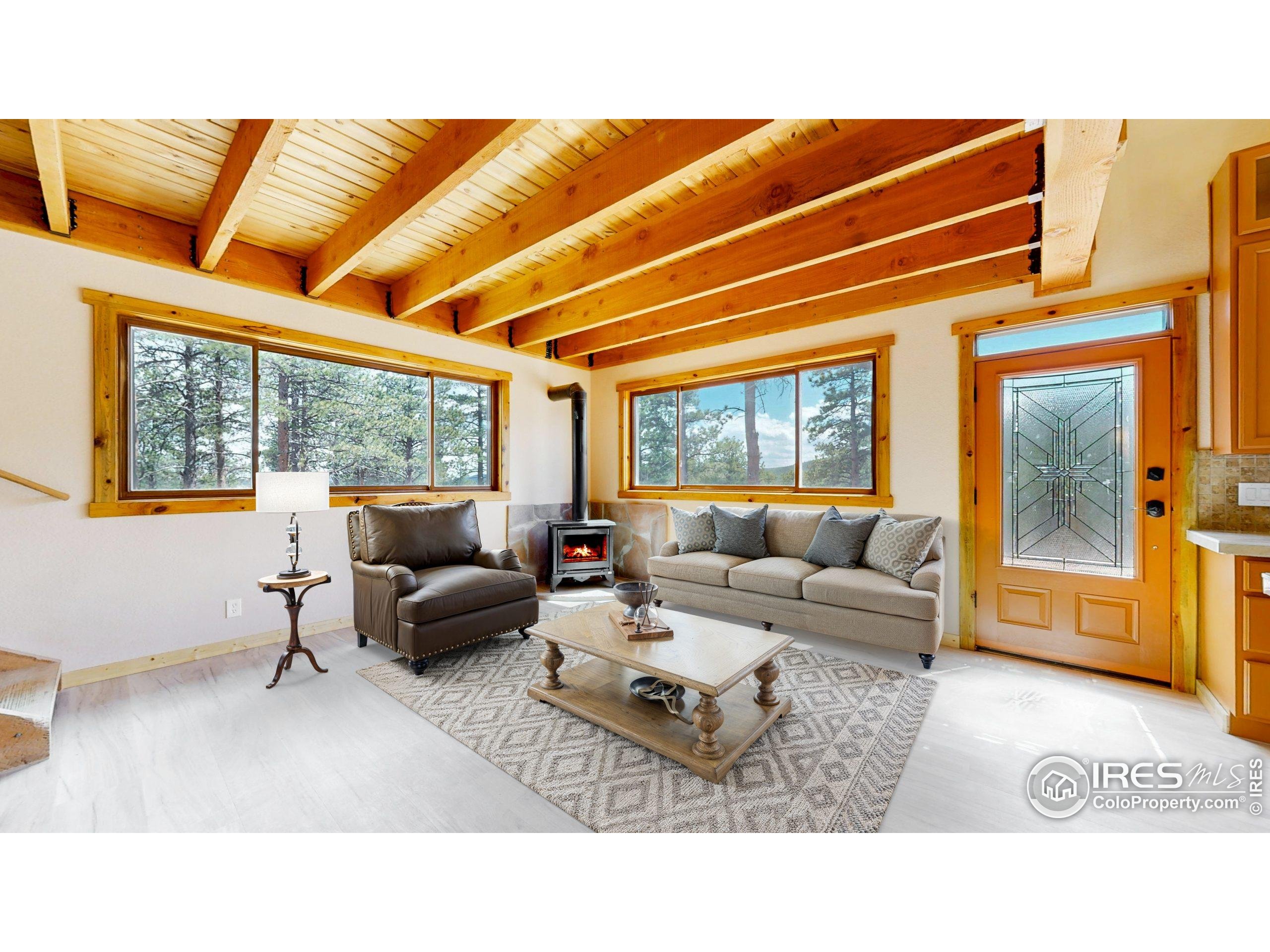 585 Taylor Rd