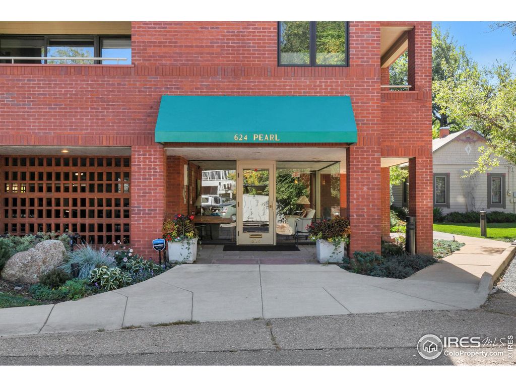 Photo of 624 Pearl St 203, Boulder, CO 80302 (MLS # 998096)