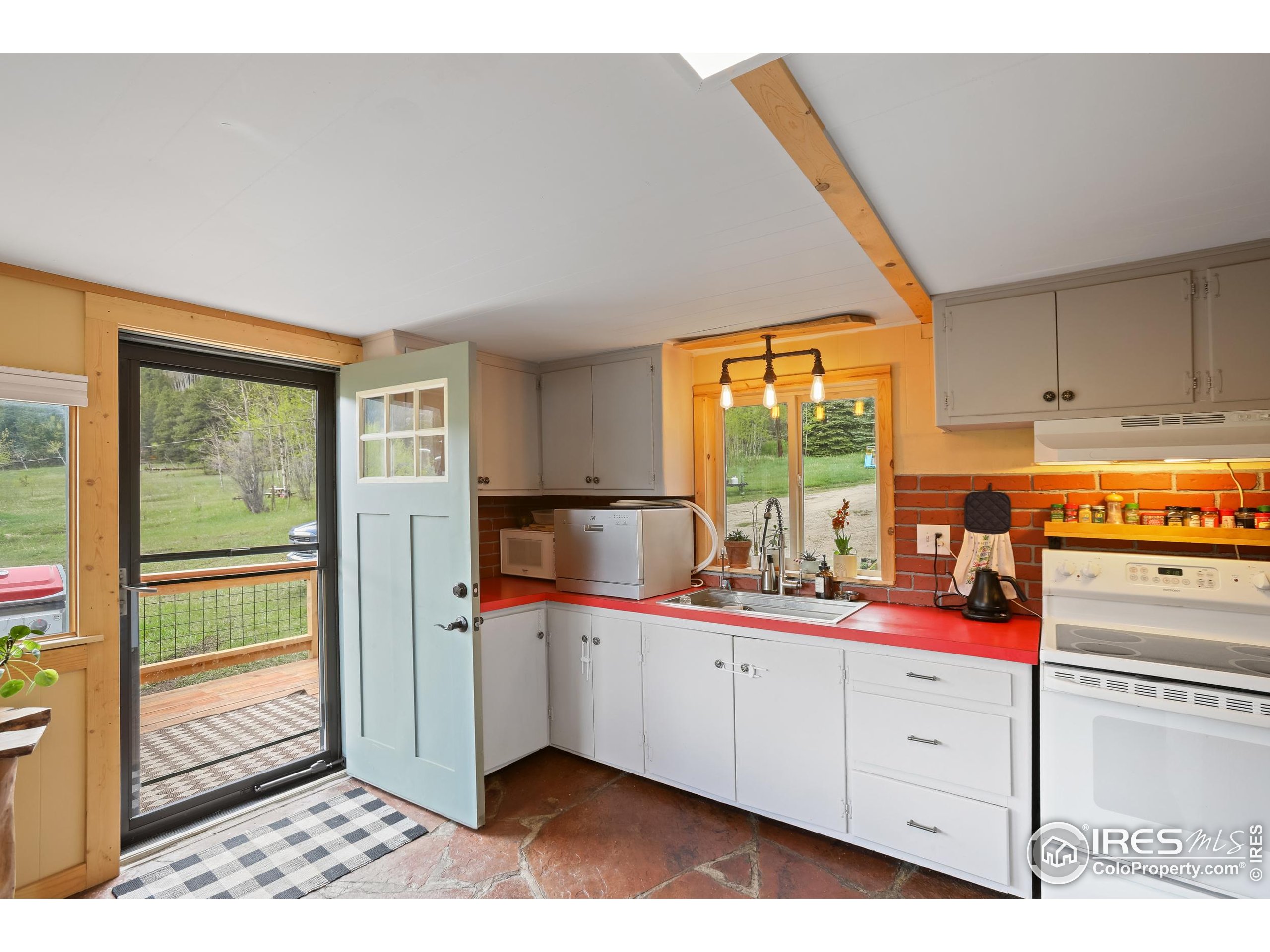 175 Ironclad View Rd