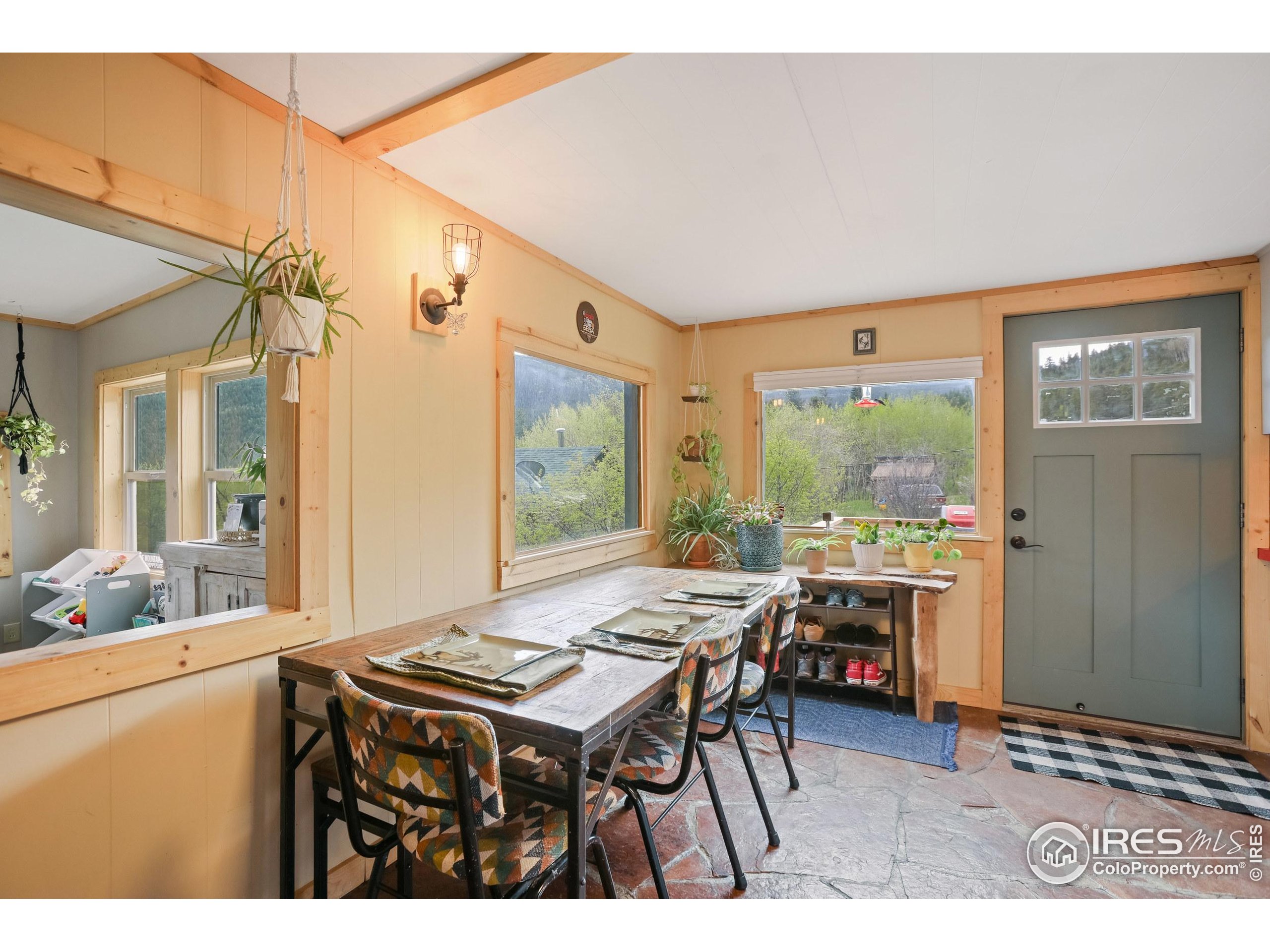 175 Ironclad View Rd