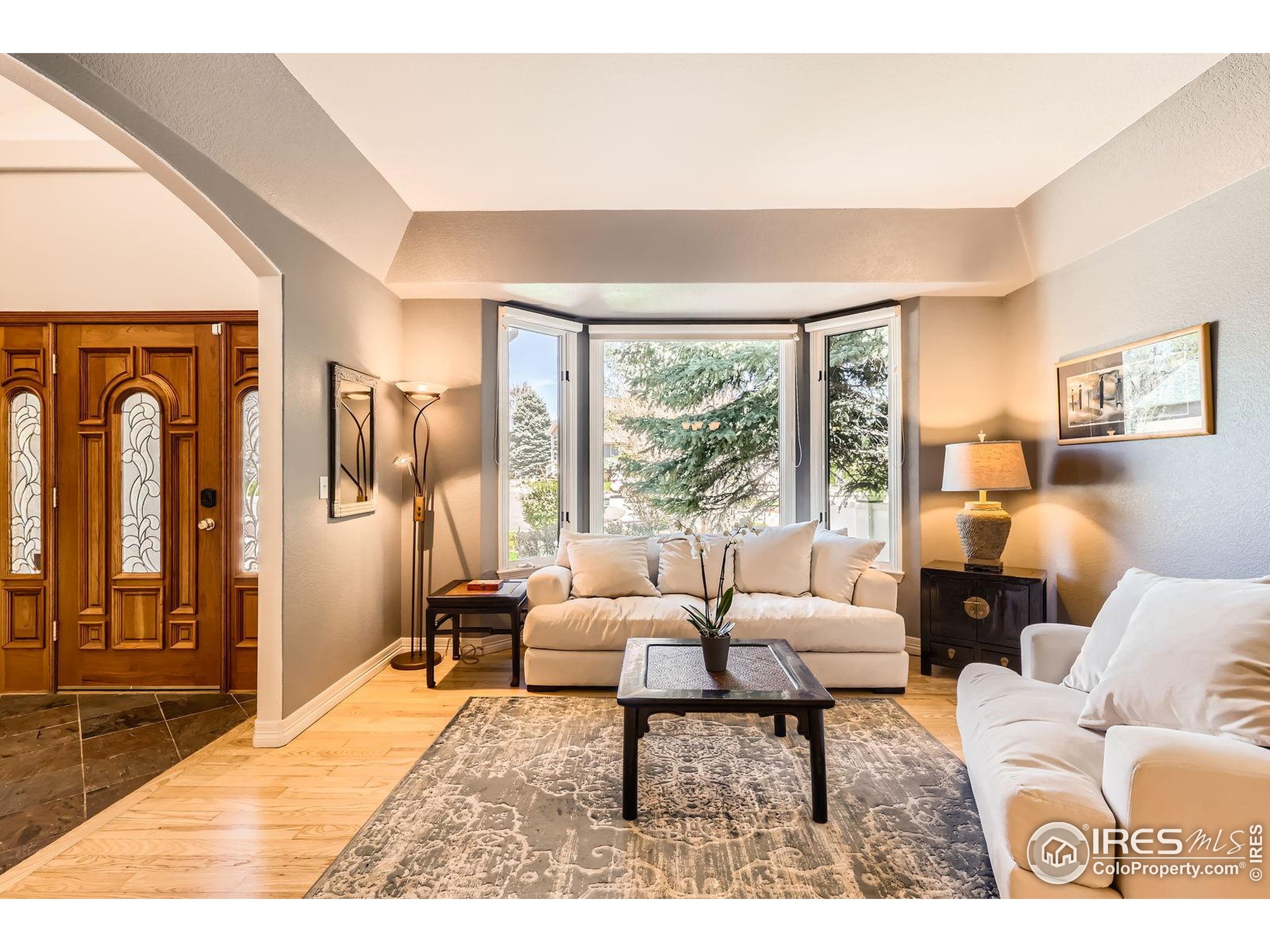 933 Xenon Ct