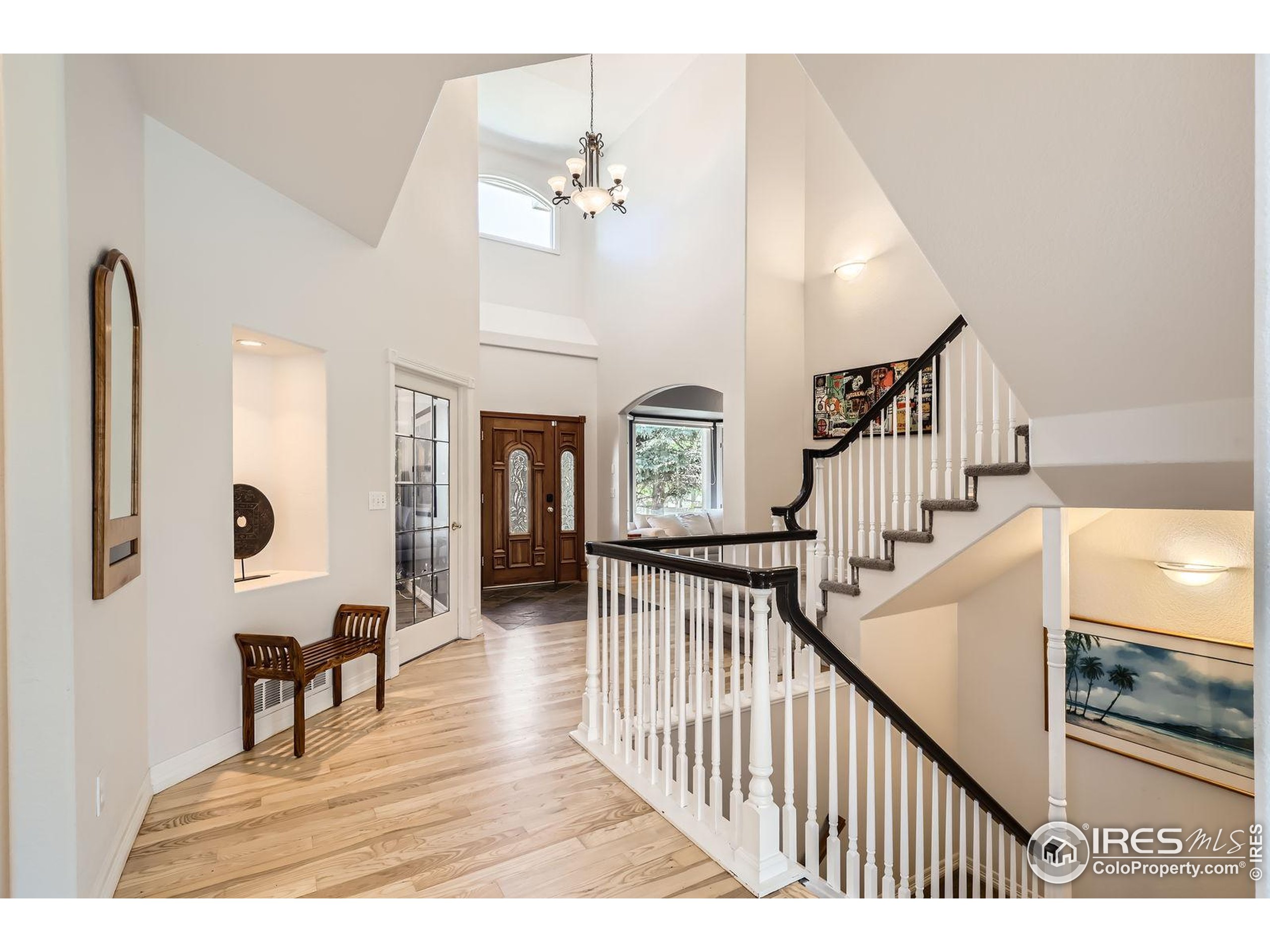 933 Xenon Ct
