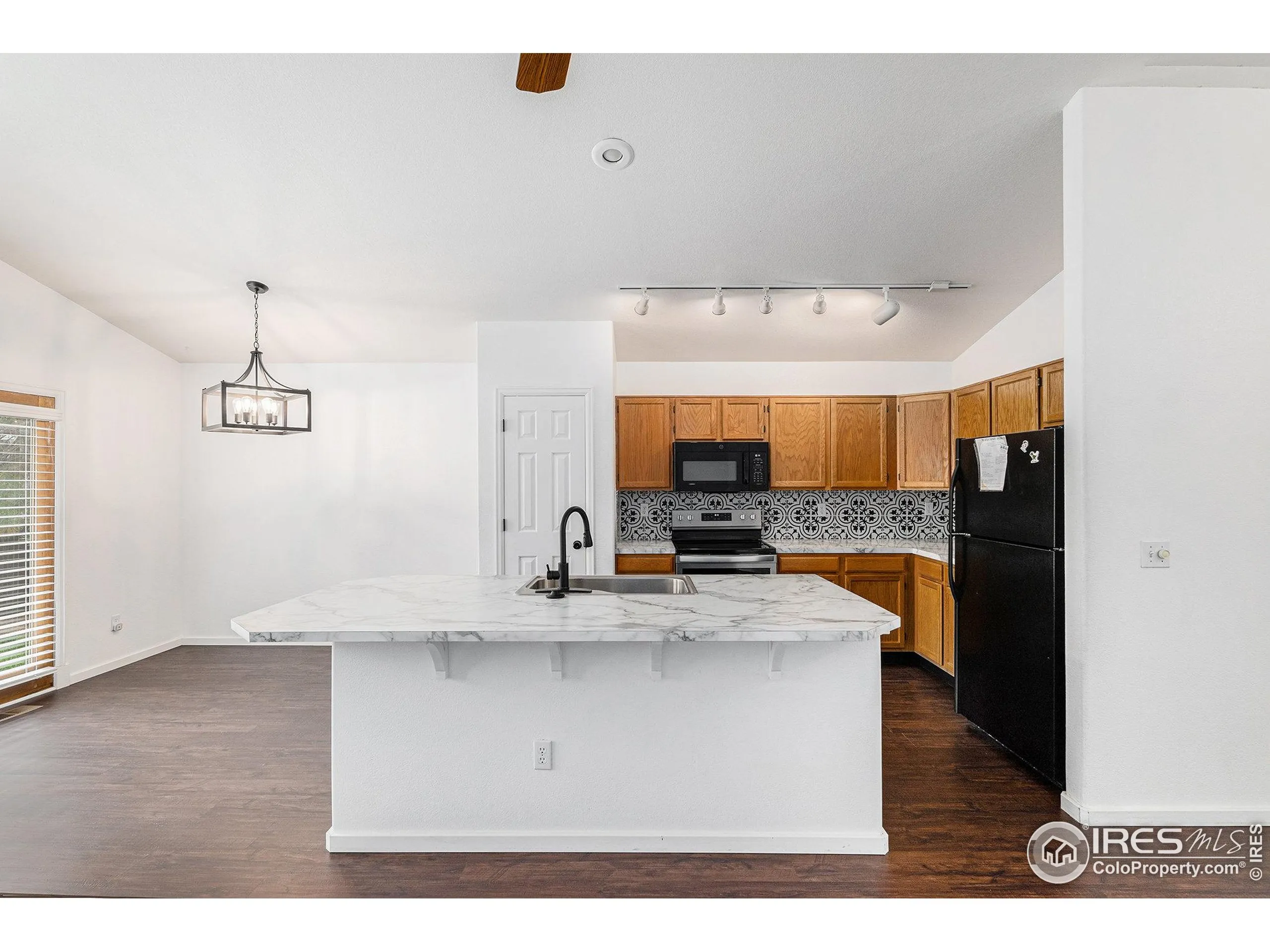 Aurora, Colorado 80013, United States, 3 Bedrooms Bedrooms, ,2 BathroomsBathrooms,Residential,Active,226817