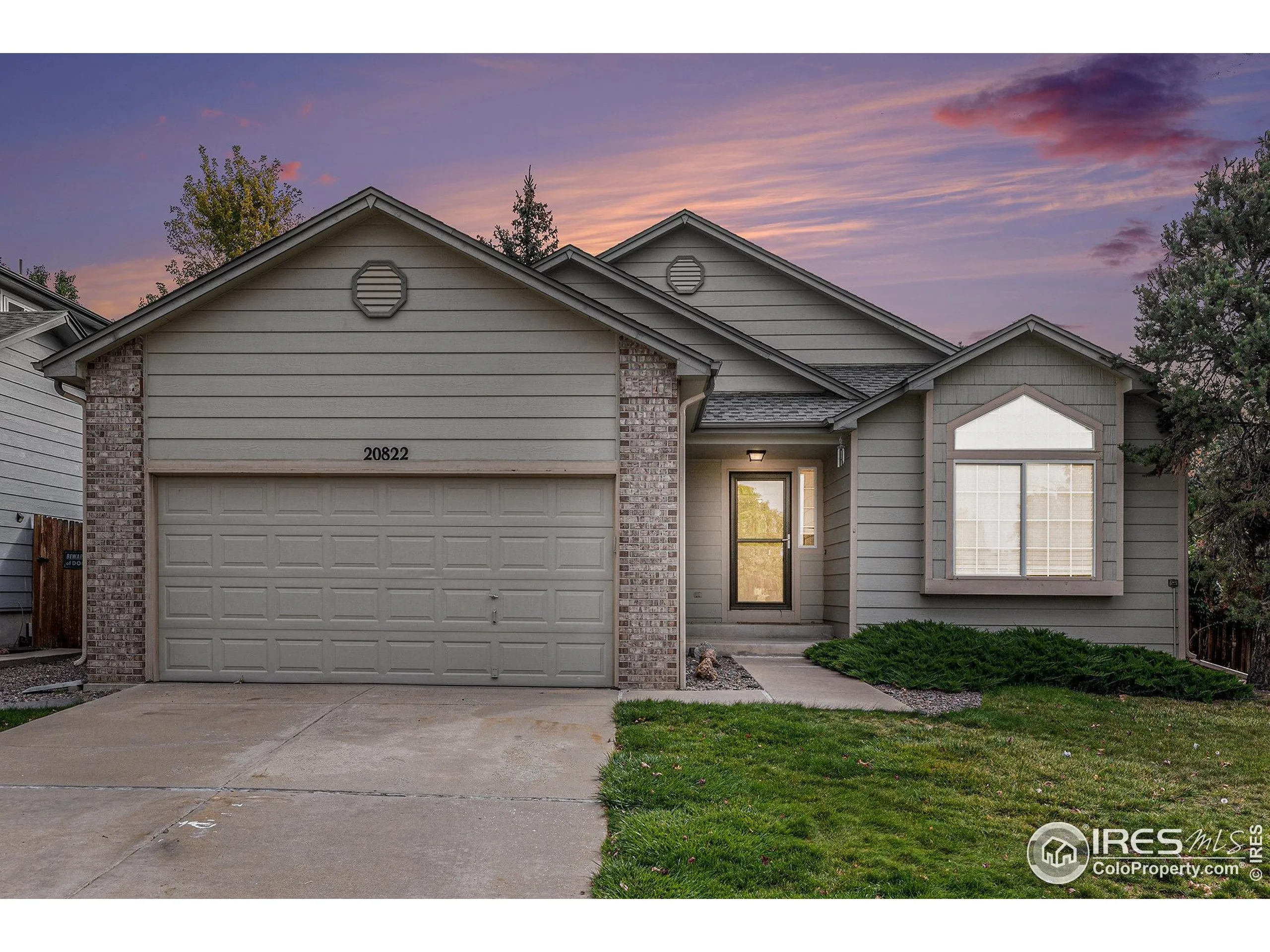 Aurora, Colorado 80013, United States, 3 Bedrooms Bedrooms, ,2 BathroomsBathrooms,Residential,Active,226817
