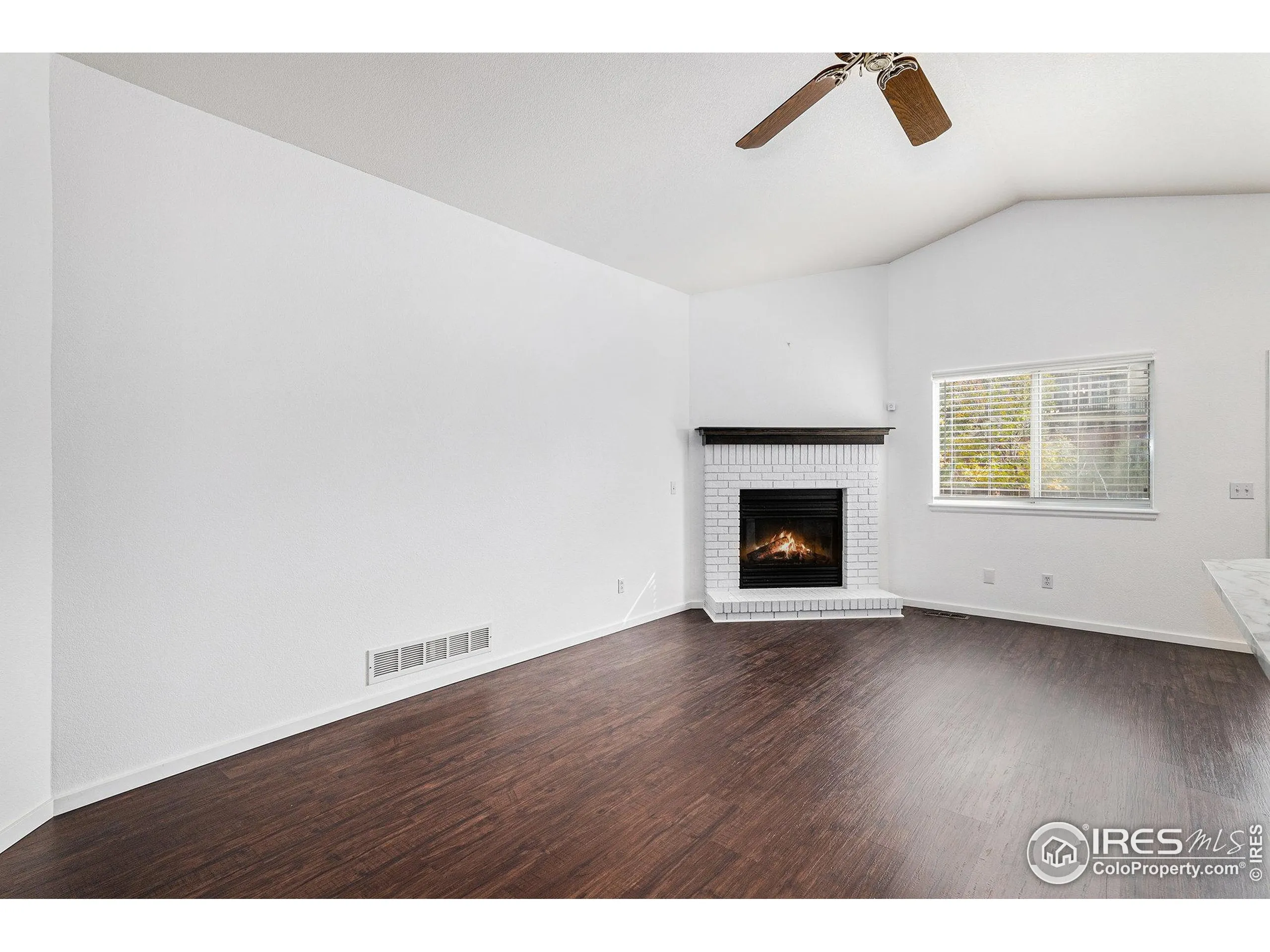 Aurora, Colorado 80013, United States, 3 Bedrooms Bedrooms, ,2 BathroomsBathrooms,Residential,Active,226817