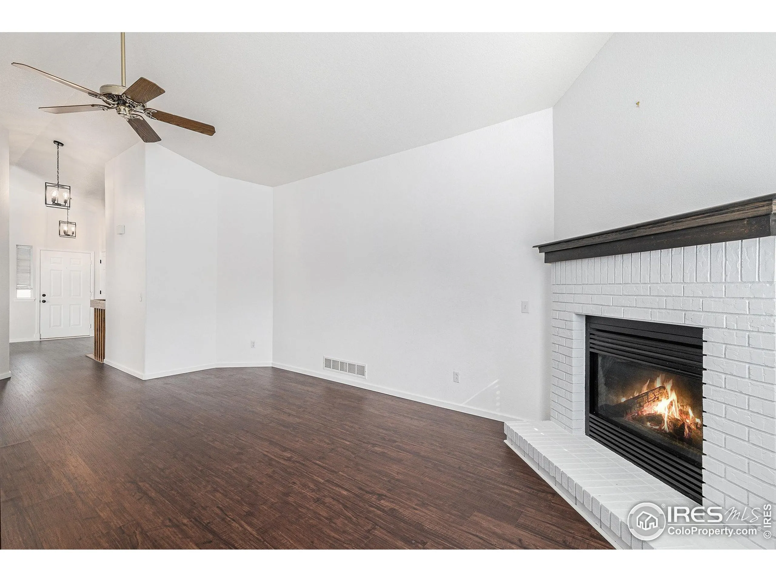 Aurora, Colorado 80013, United States, 3 Bedrooms Bedrooms, ,2 BathroomsBathrooms,Residential,Active,226817