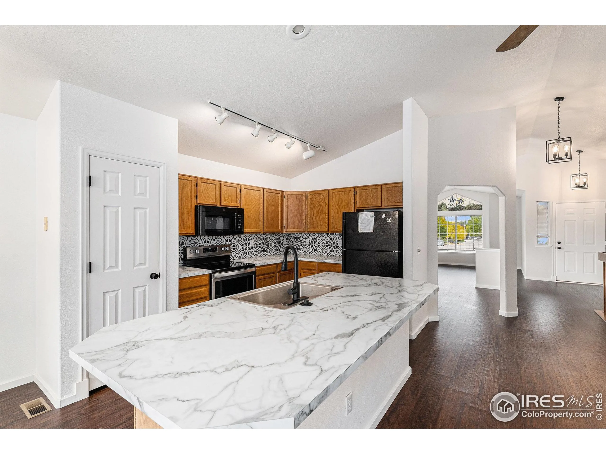 Aurora, Colorado 80013, United States, 3 Bedrooms Bedrooms, ,2 BathroomsBathrooms,Residential,Active,226817