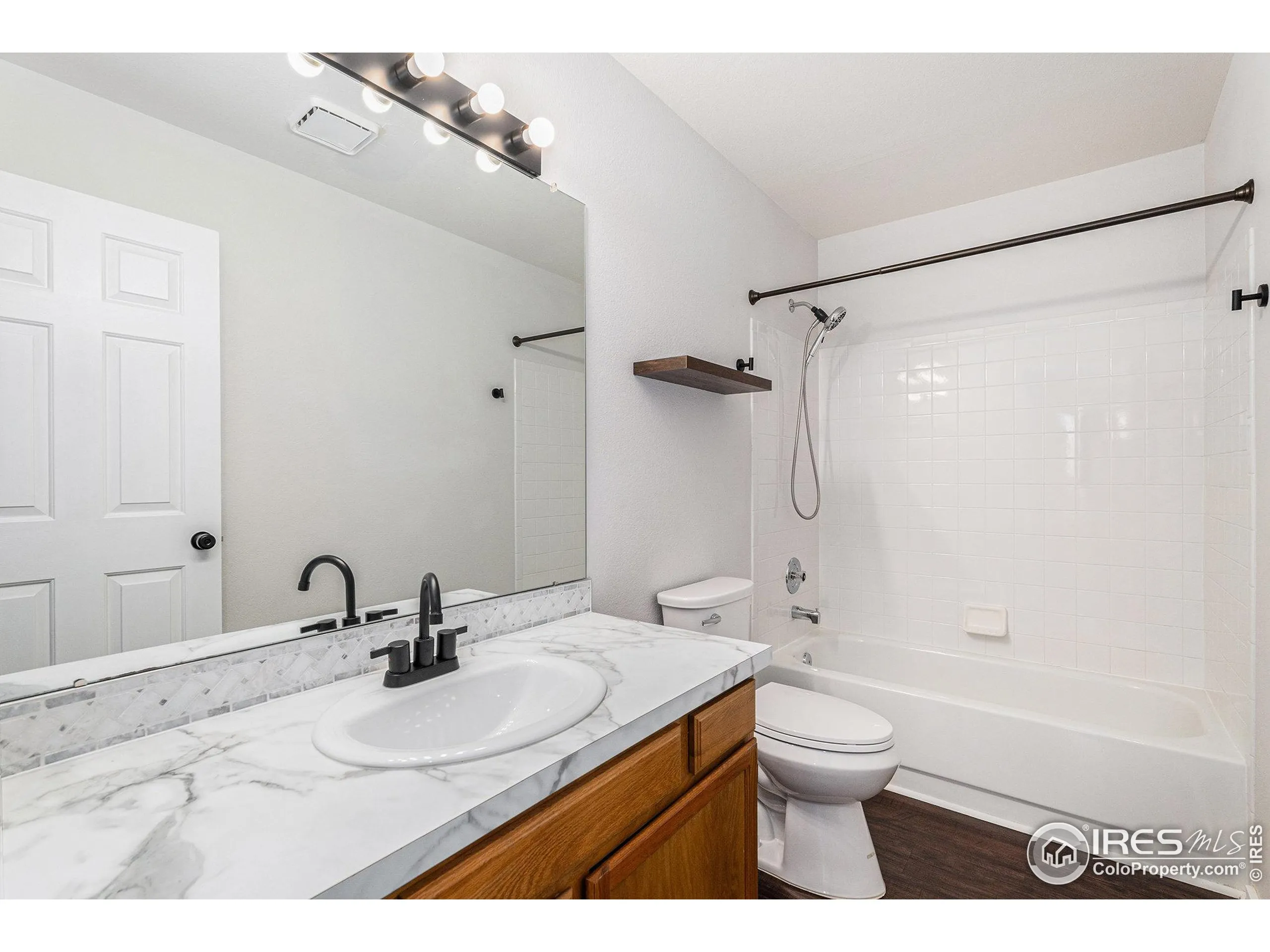 Aurora, Colorado 80013, United States, 3 Bedrooms Bedrooms, ,2 BathroomsBathrooms,Residential,Active,226817