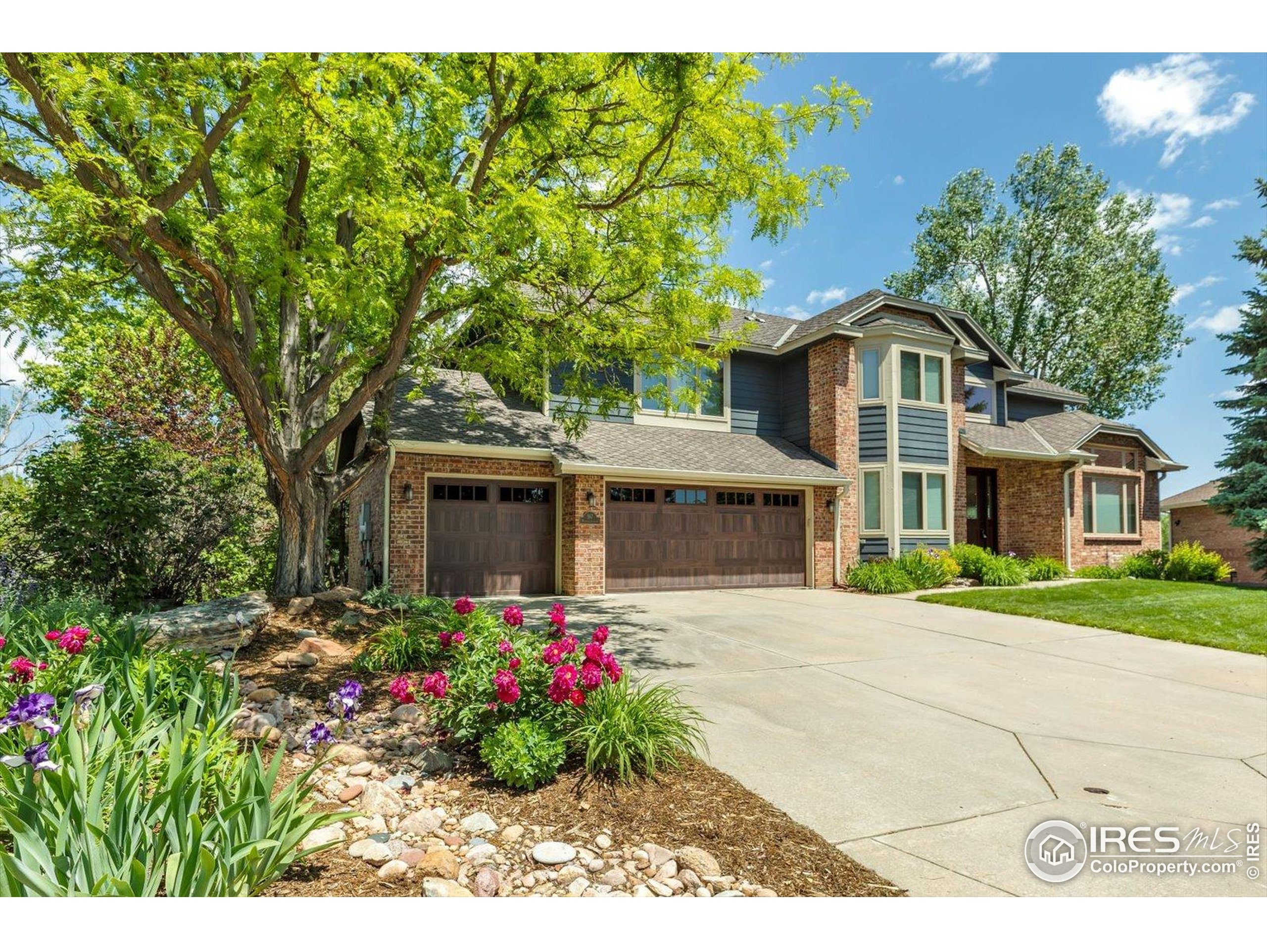567 Manorwood Ln