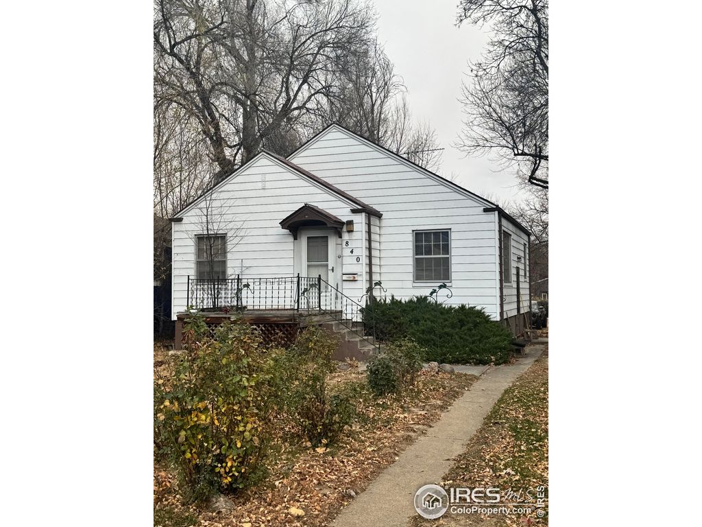 Photo of 840 Collyer St, Longmont, CO 80501 (MLS # 1047845)