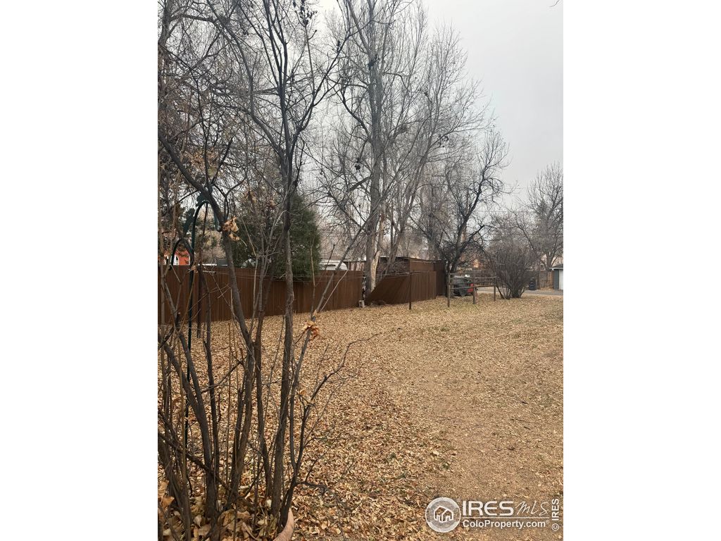 Photo of 840 Collyer St, Longmont, CO 80501 (MLS # 1047845)