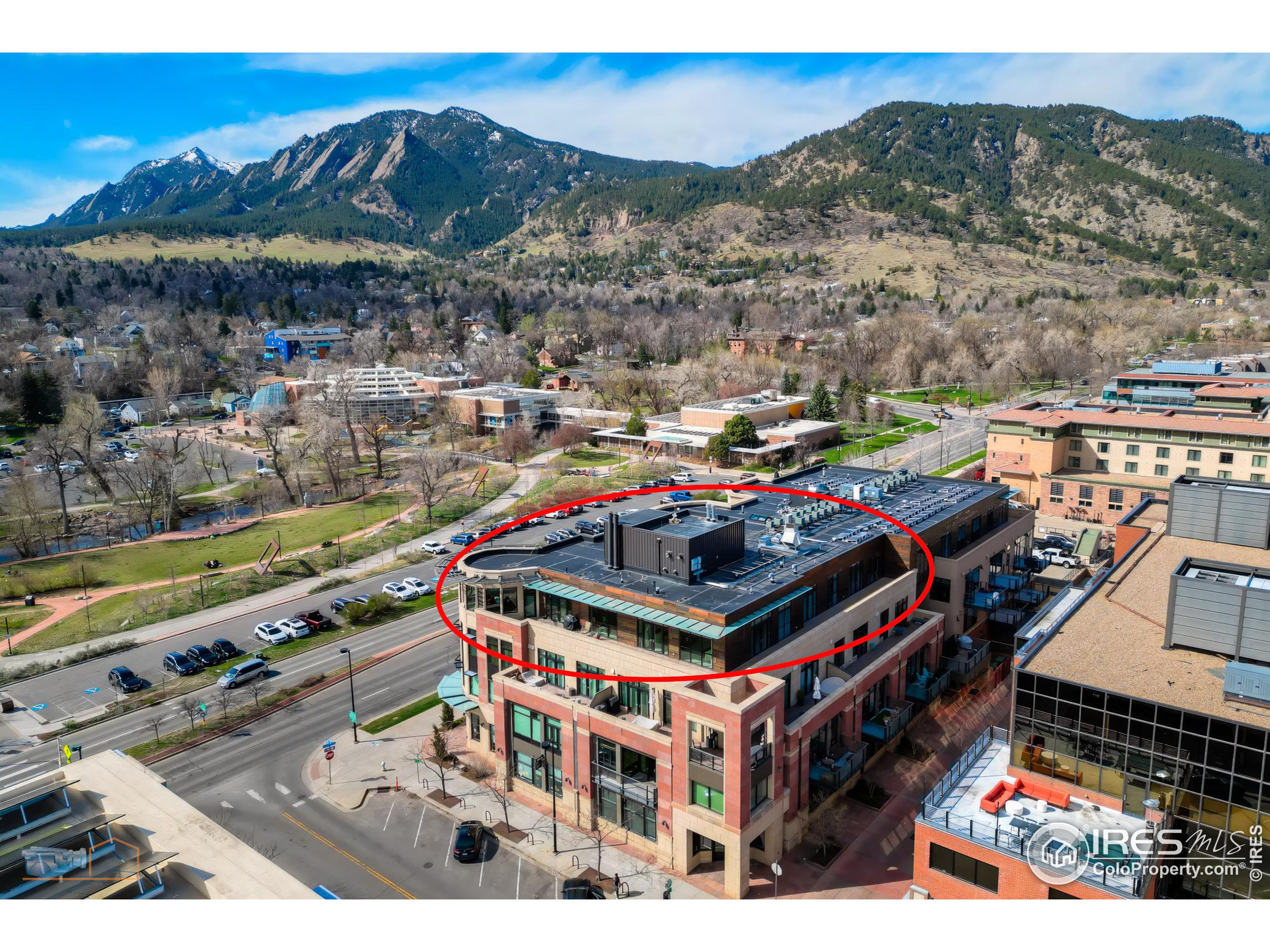 1077 Canyon Blvd #403