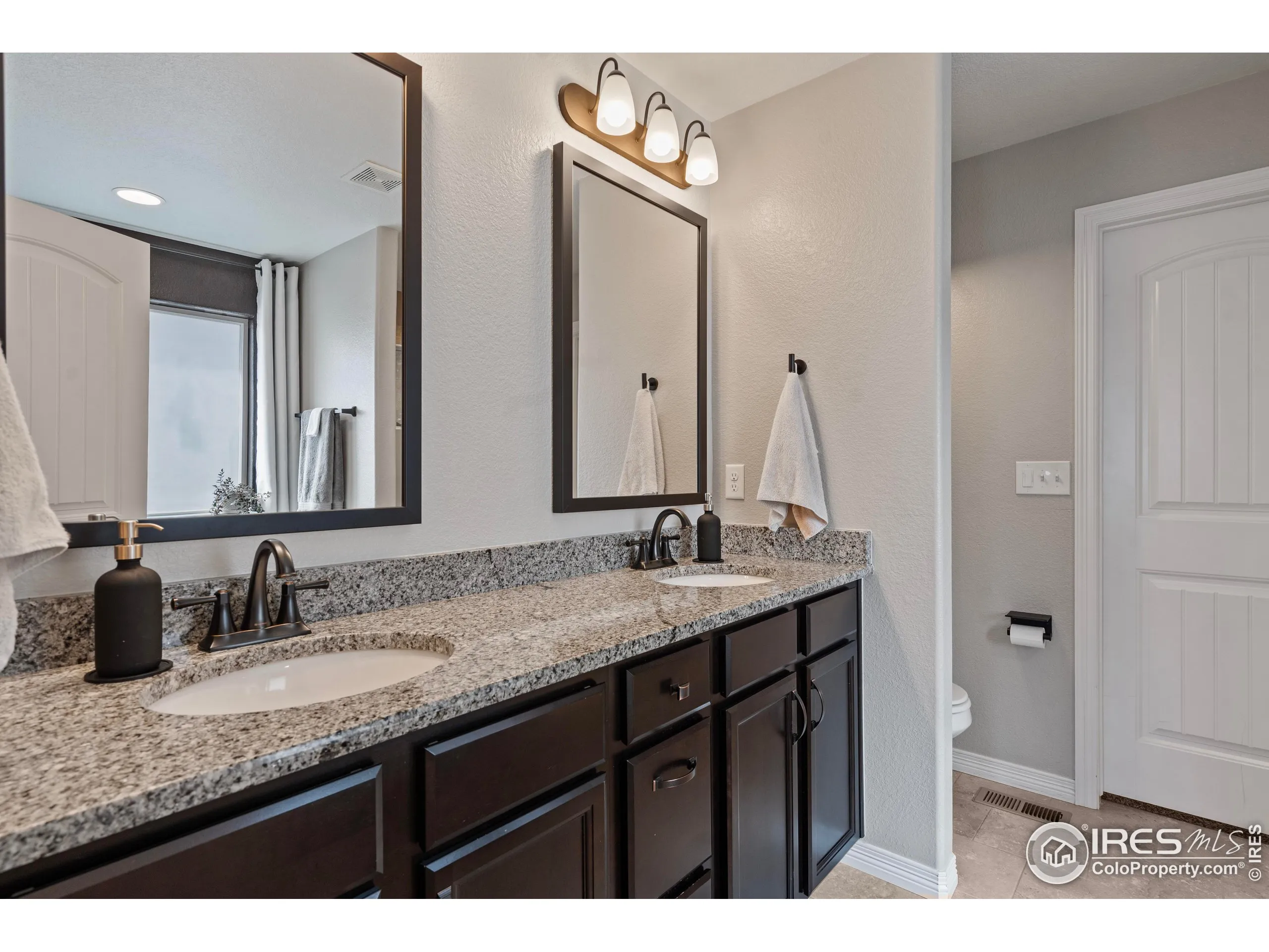 Berthoud, Colorado 80513, United States, 4 Bedrooms Bedrooms, ,3 BathroomsBathrooms,Residential,Active,91057