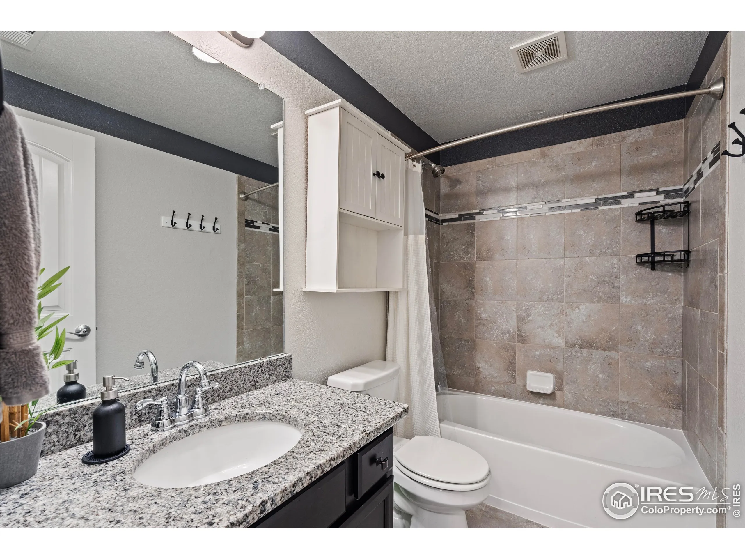 Berthoud, Colorado 80513, United States, 4 Bedrooms Bedrooms, ,3 BathroomsBathrooms,Residential,Active,91057